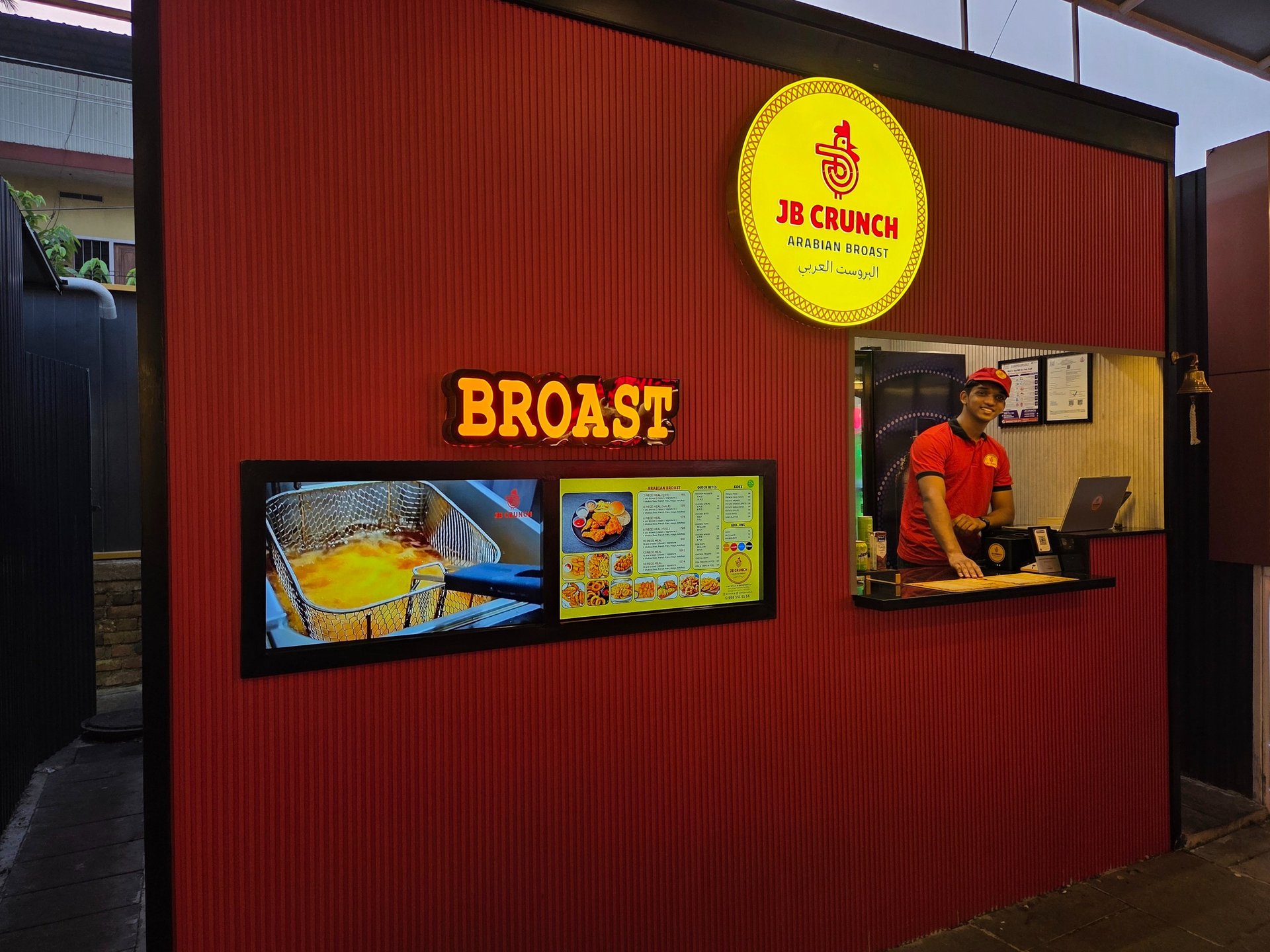 gray computer monitor