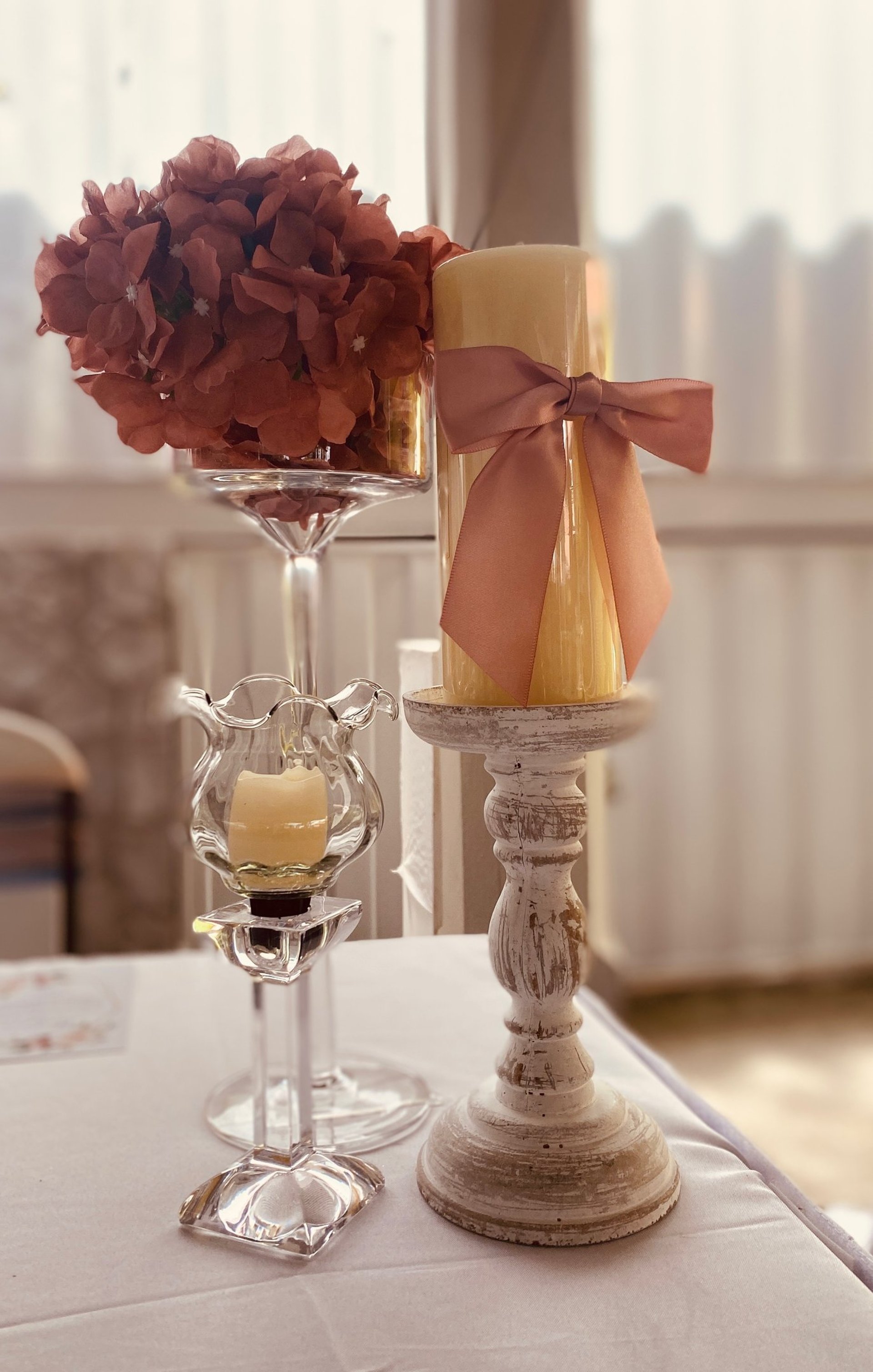 gray computer monitor