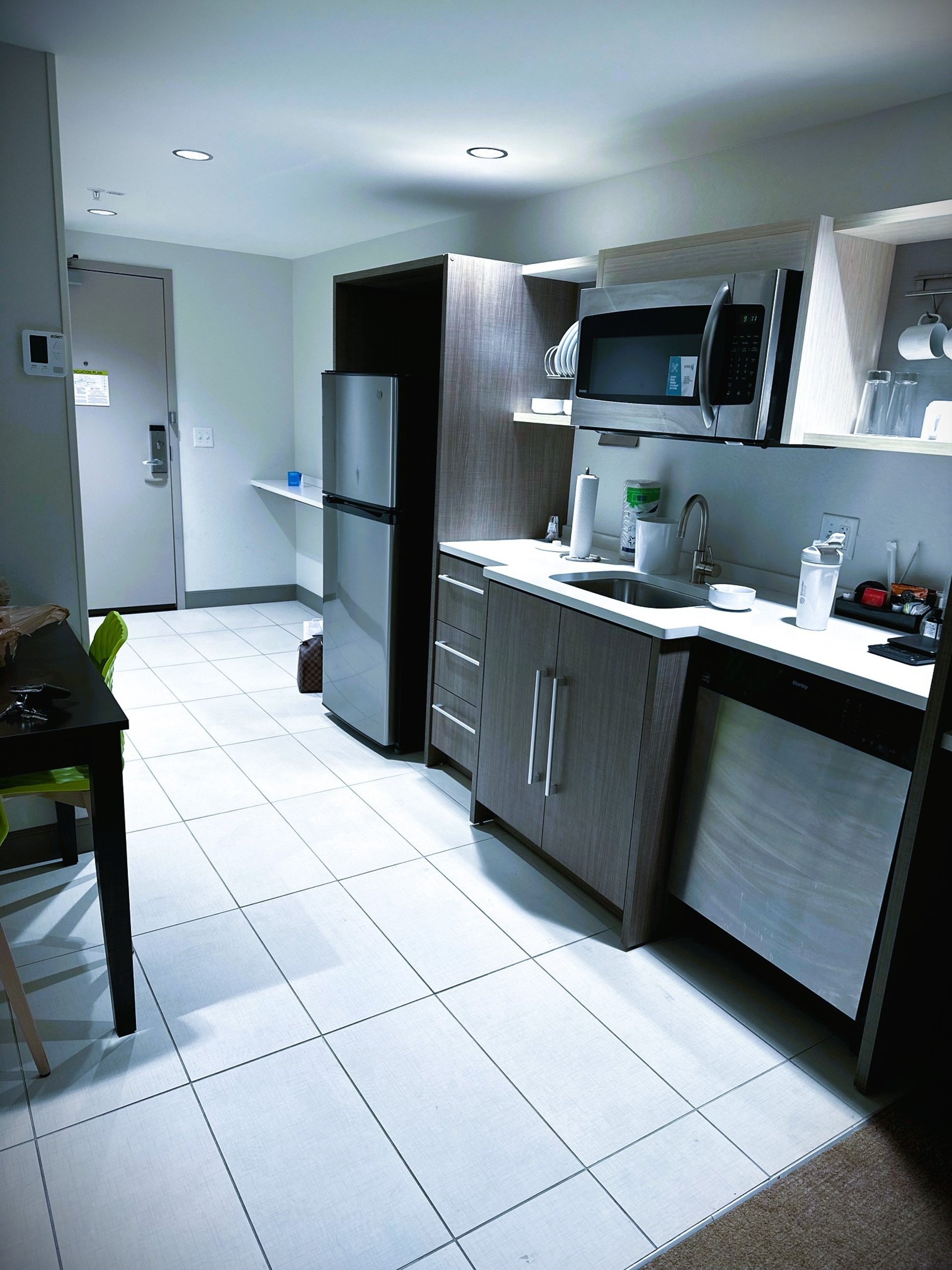 black and white bed linen