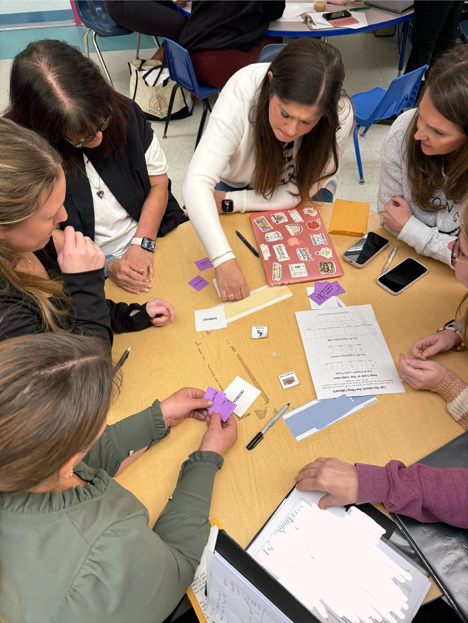 gray computer monitor