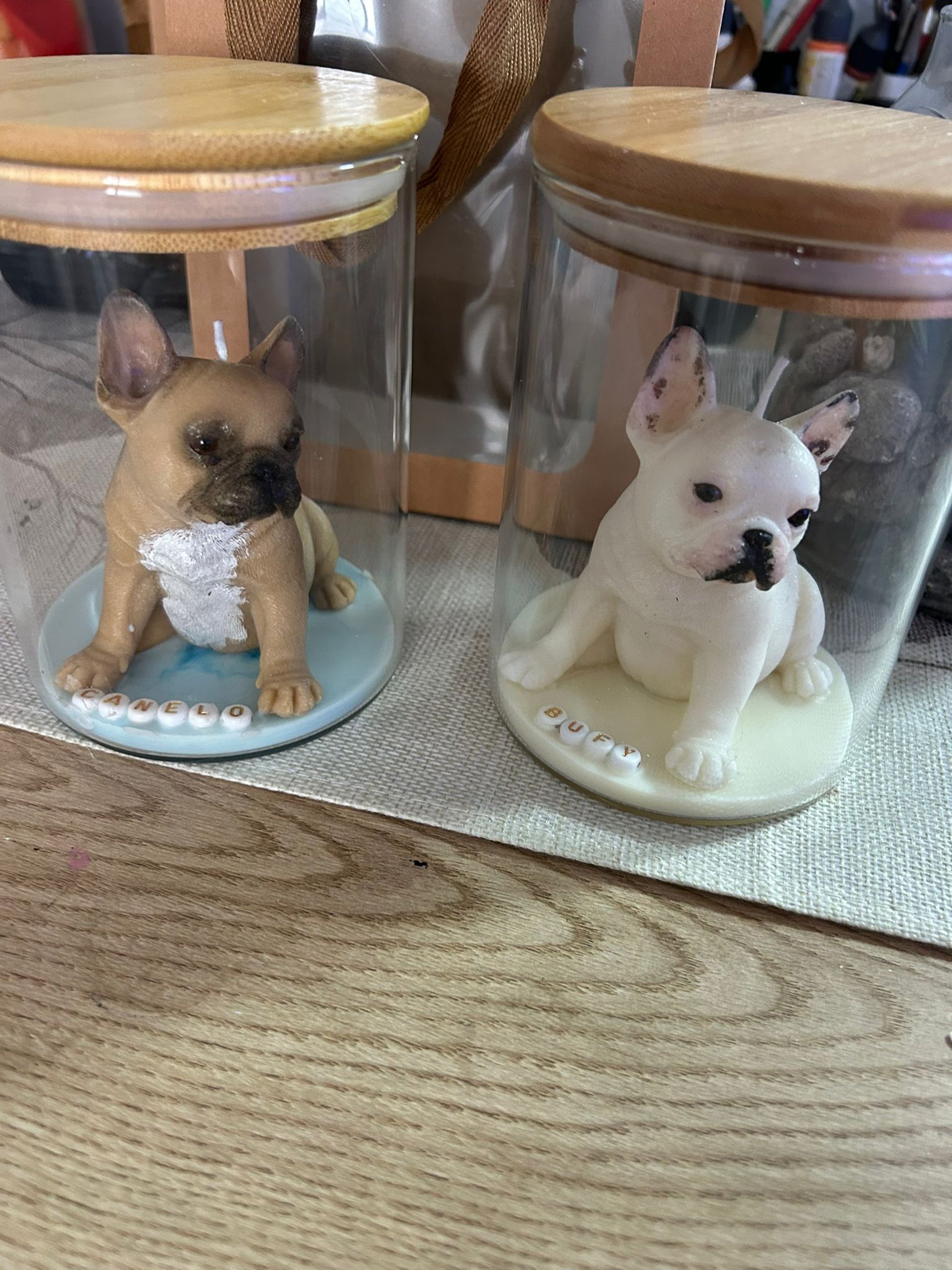 gray computer monitor