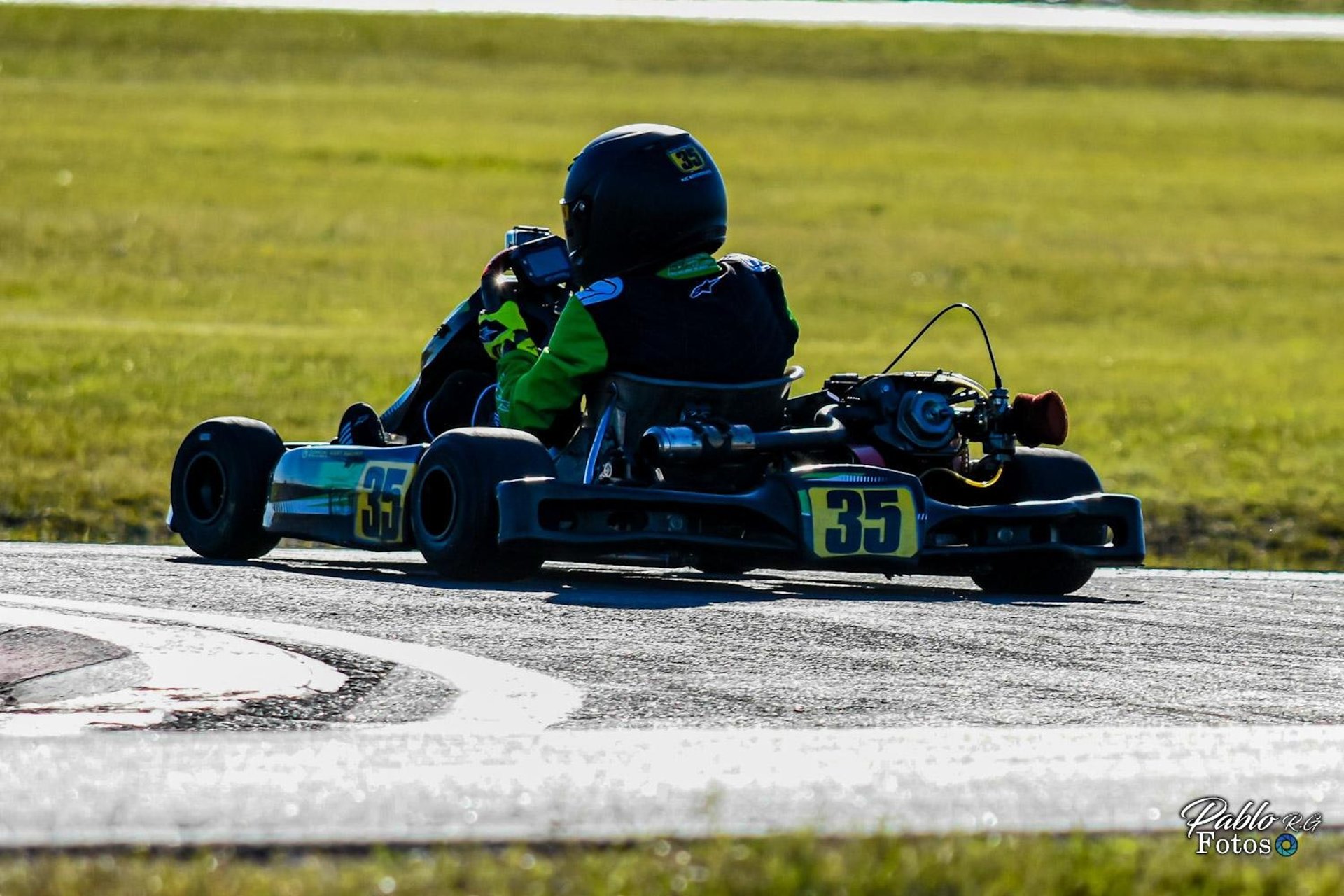 gray computer monitor