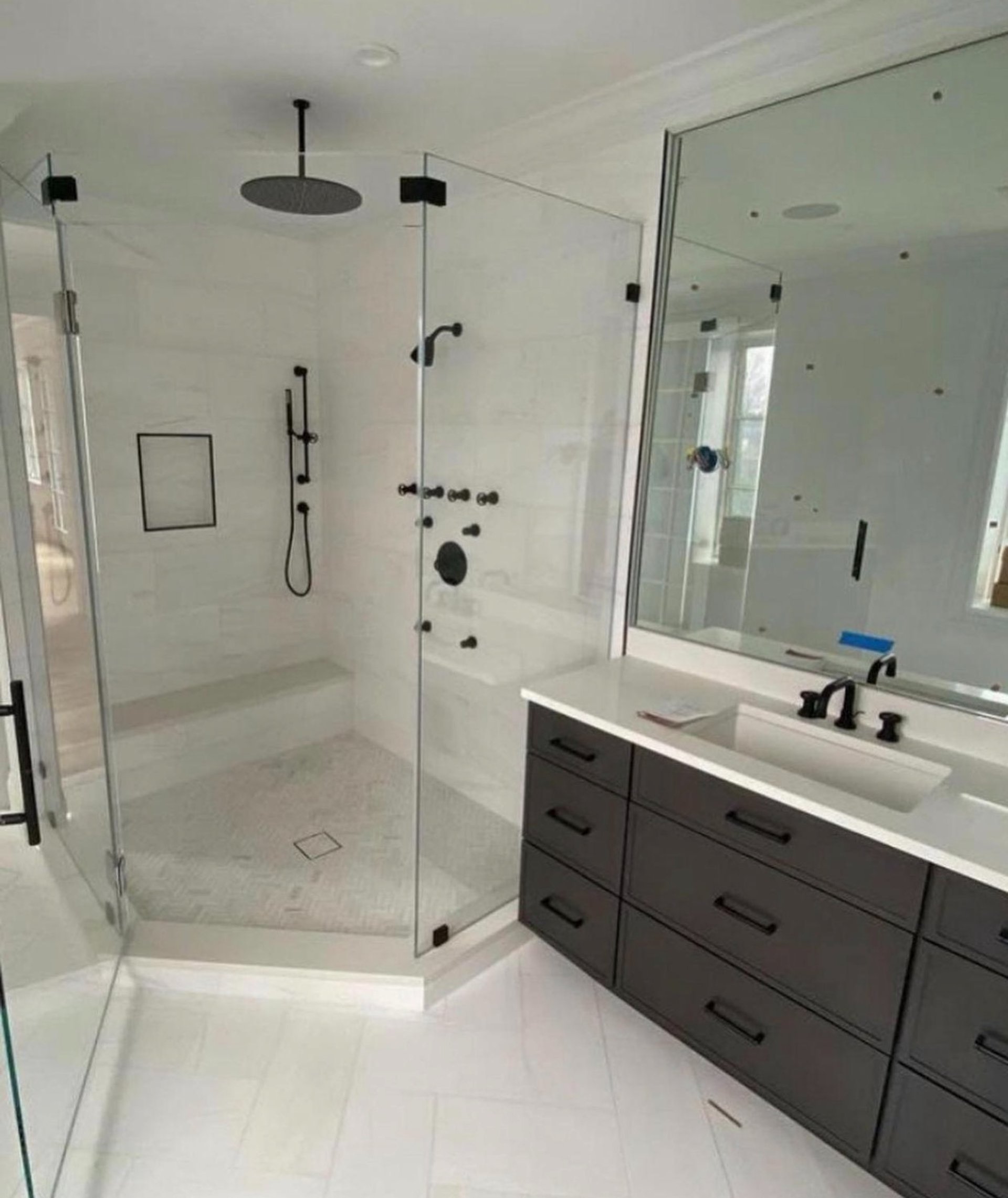 black and white bed linen