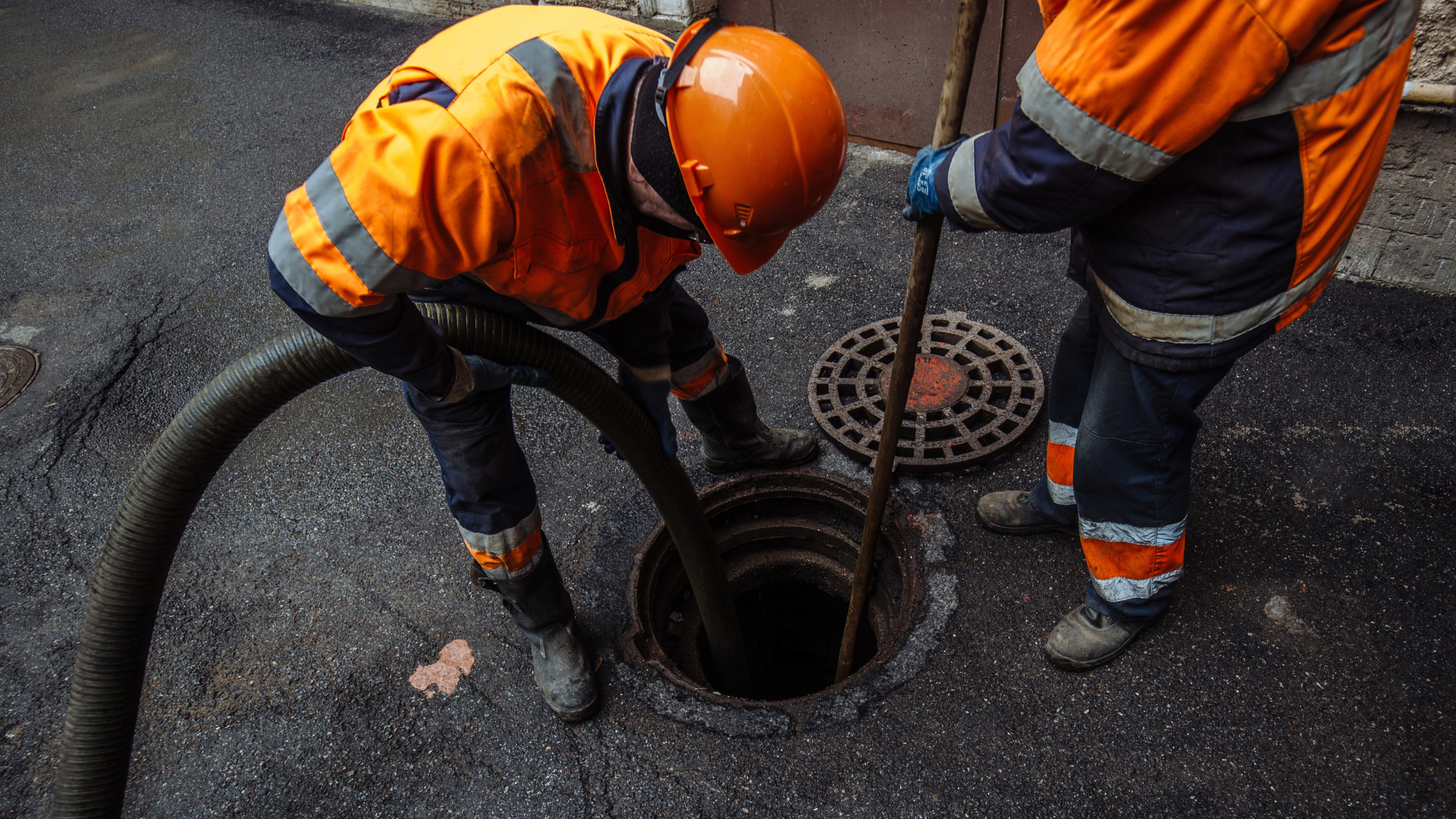 black and white bed linen