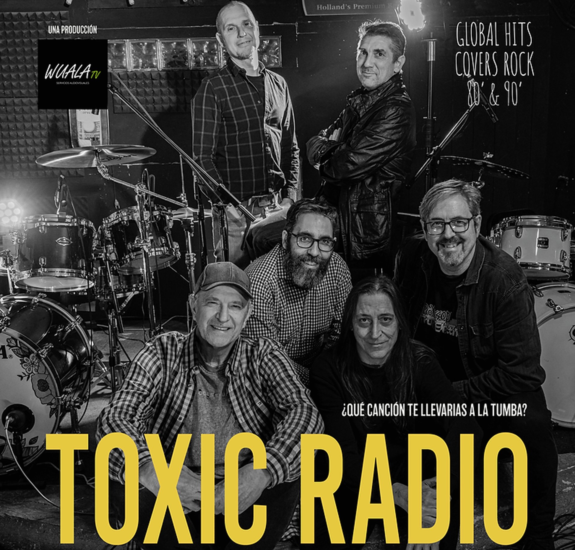 black and white bed linen