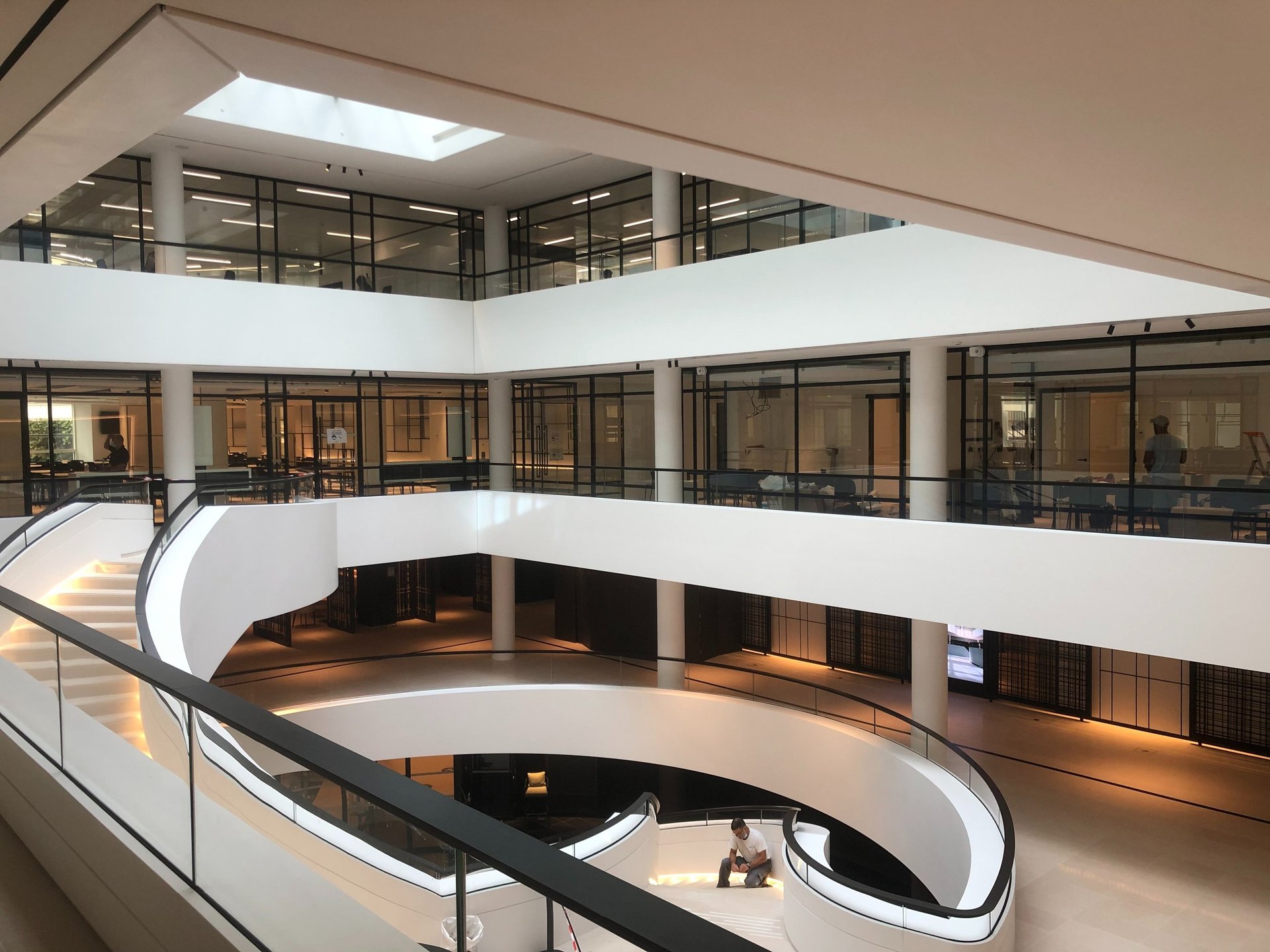 black and white bed linen