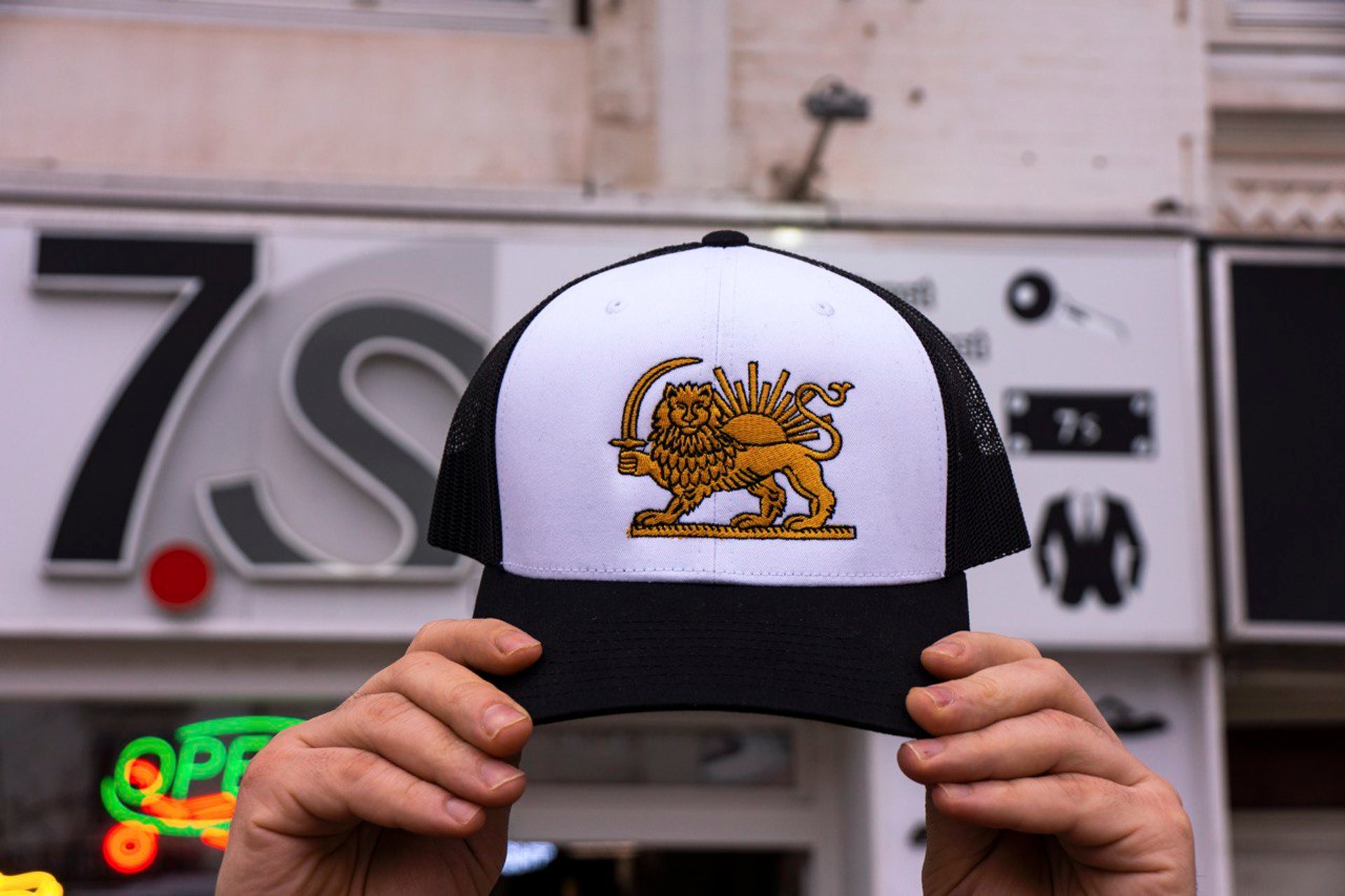 black and white bed linen