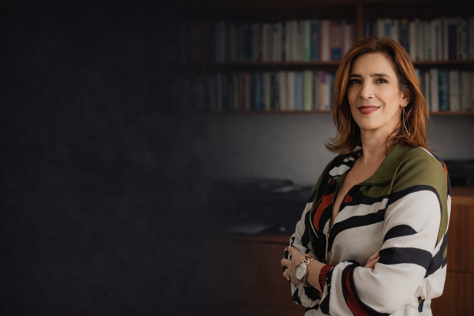 black and brown leather padded tub sofa