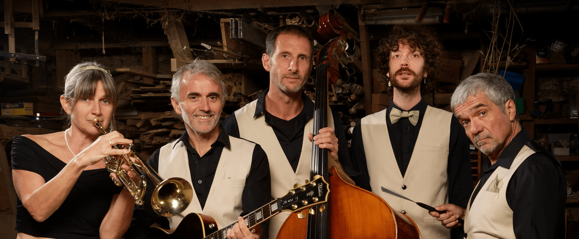 black and white bed linen