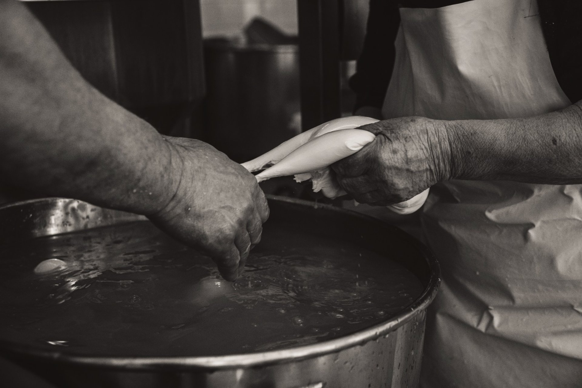 black and white bed linen