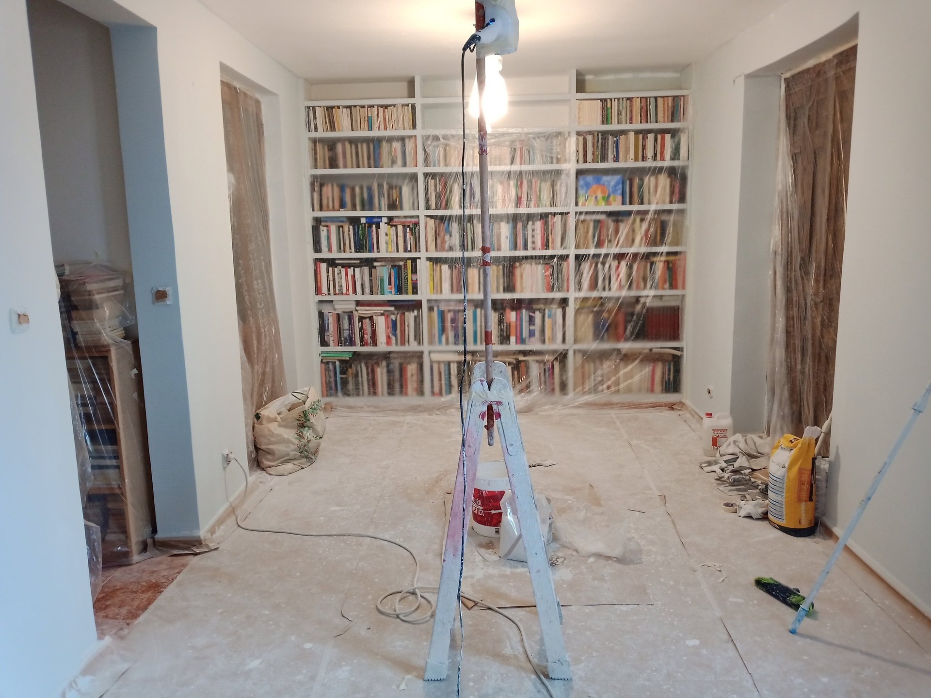 black and white bed linen