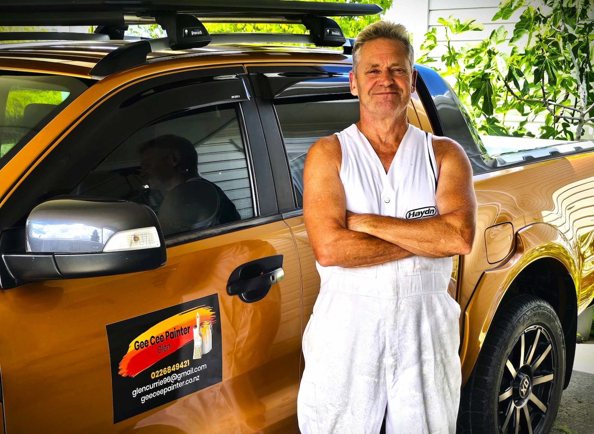 a close up of a paint roller on a paint roller