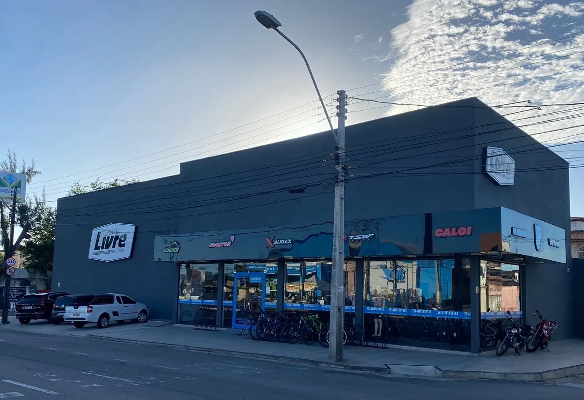 white and black striped pattern