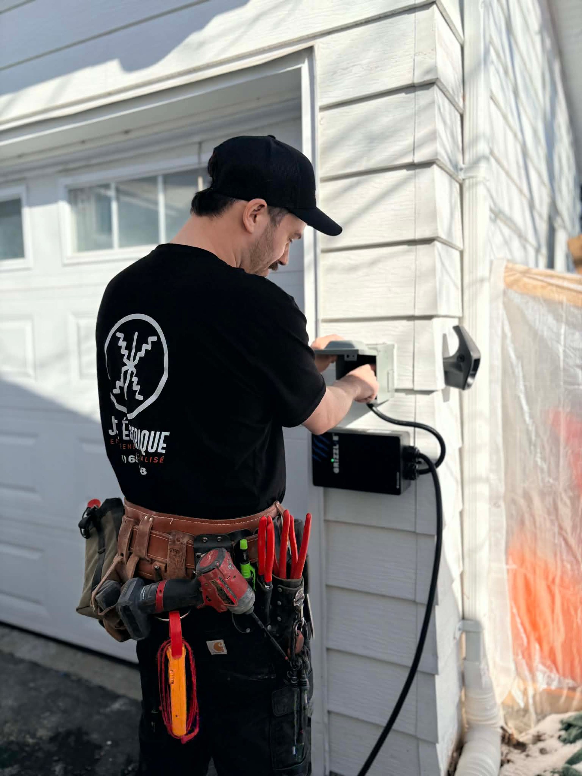 black and white bed linen