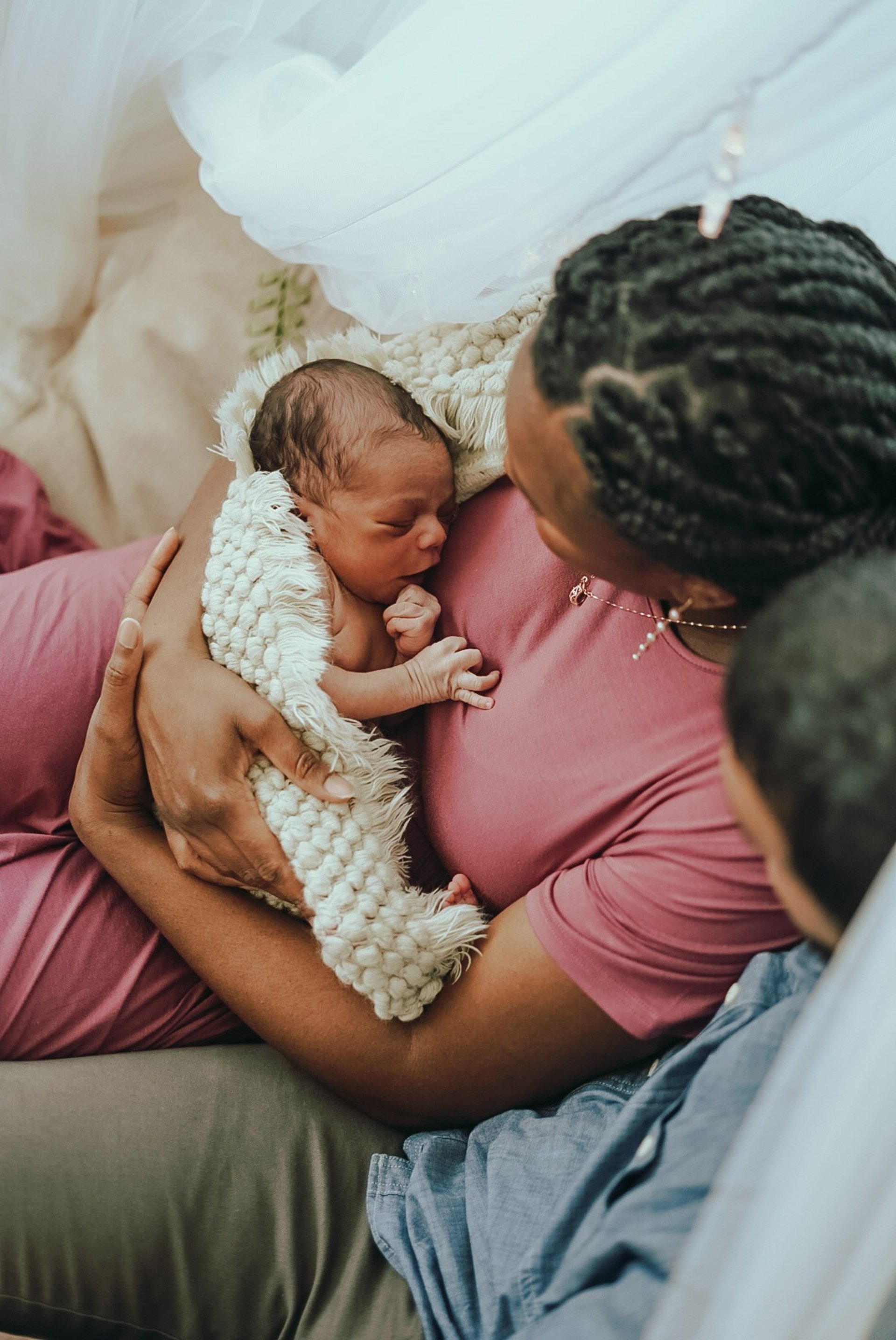 gray computer monitor