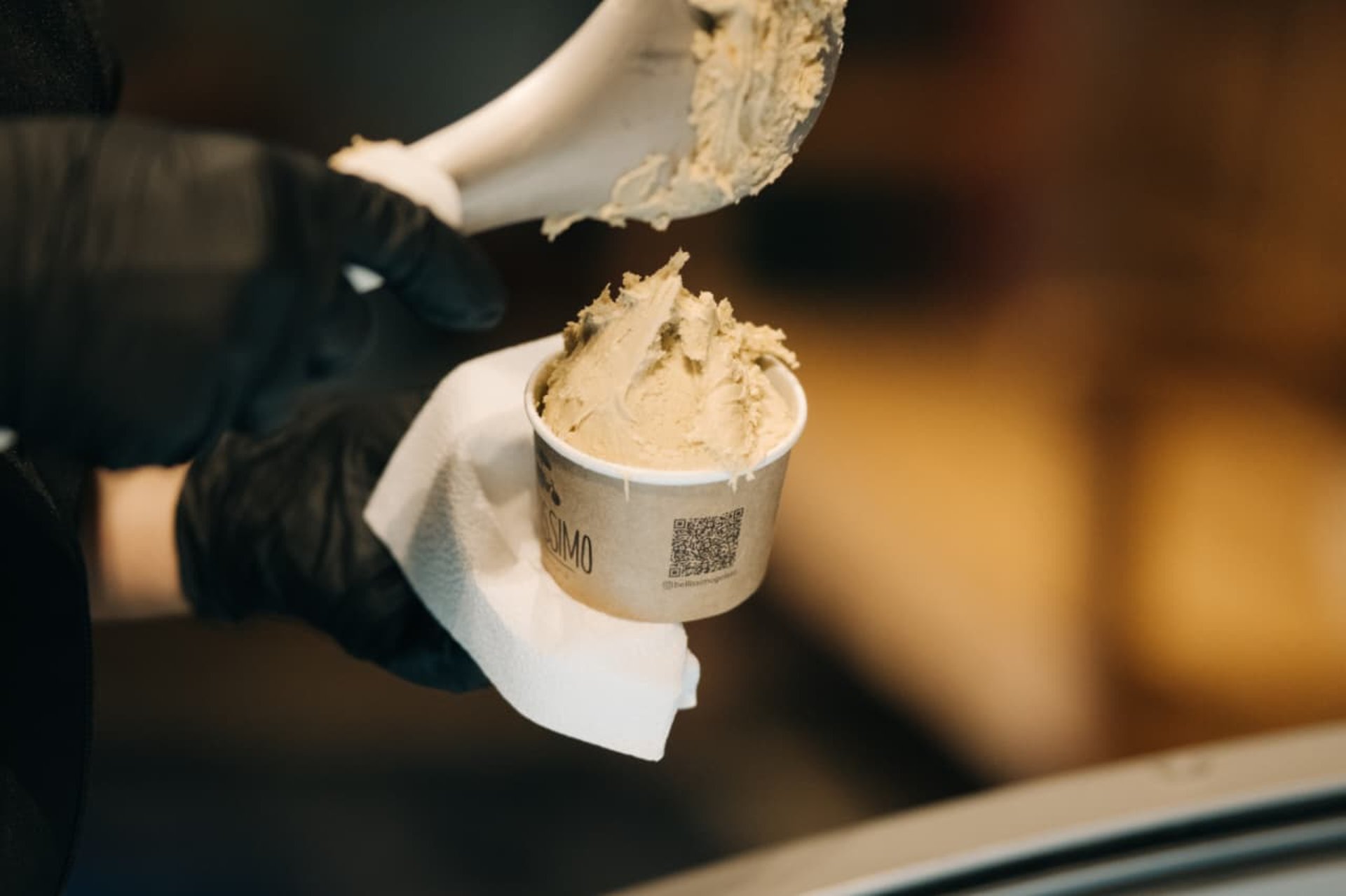 black and white bed linen