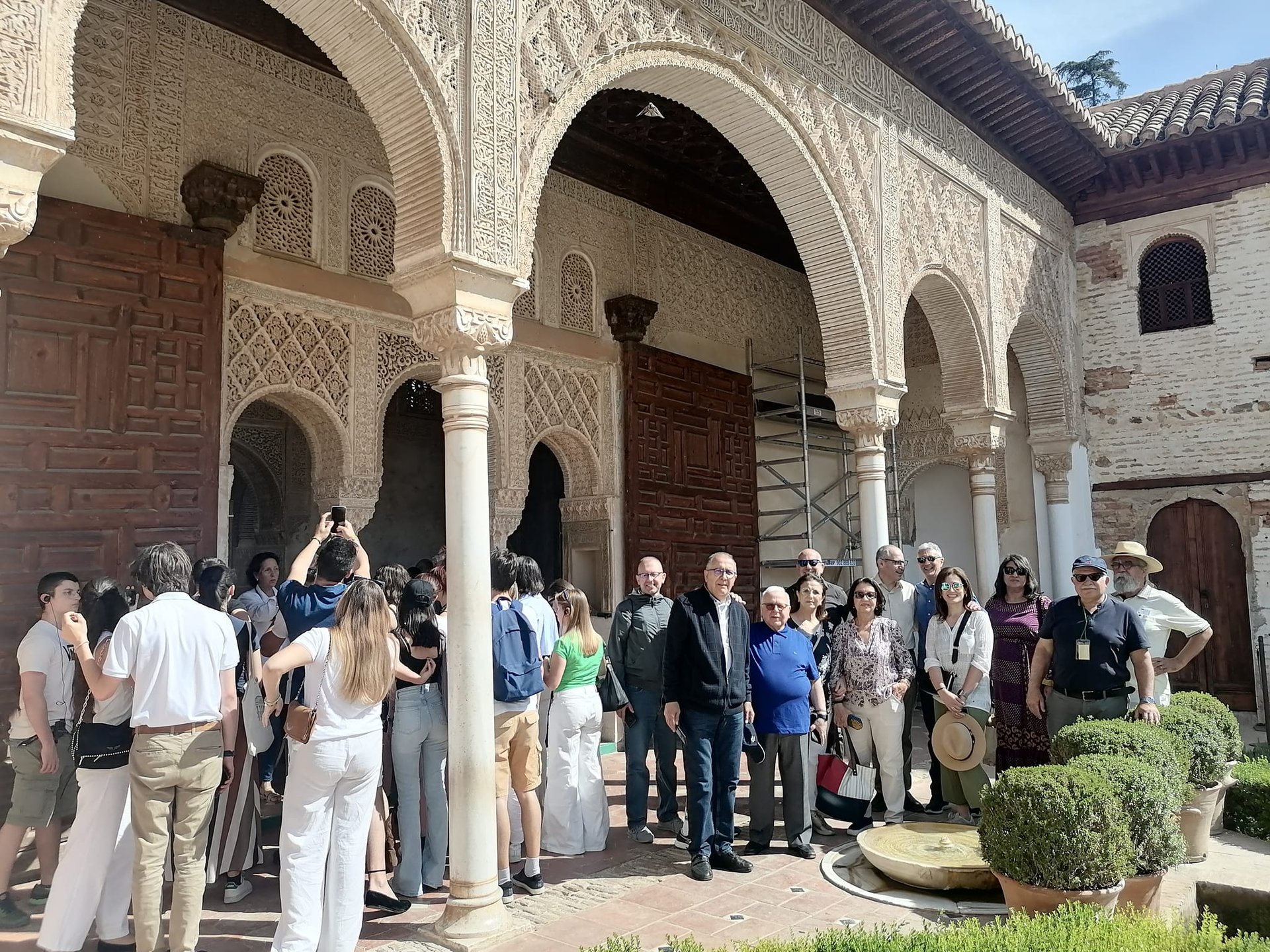 black and white bed linen