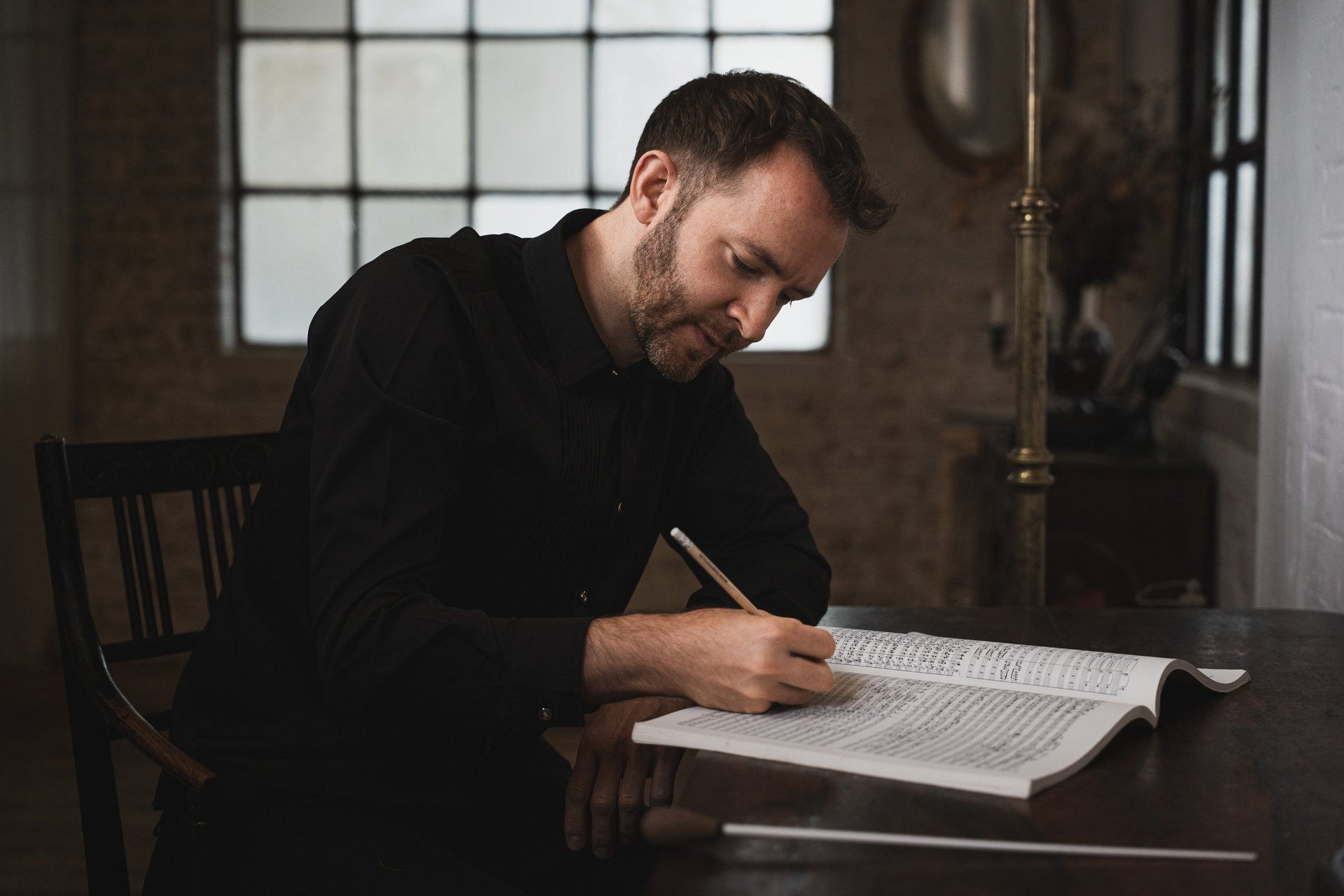 black and white bed linen