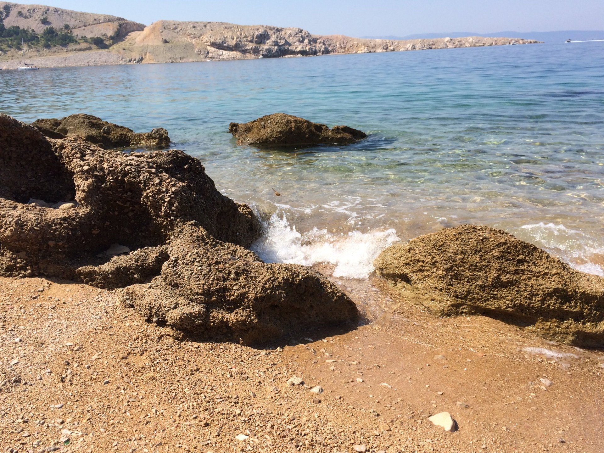 gray computer monitor