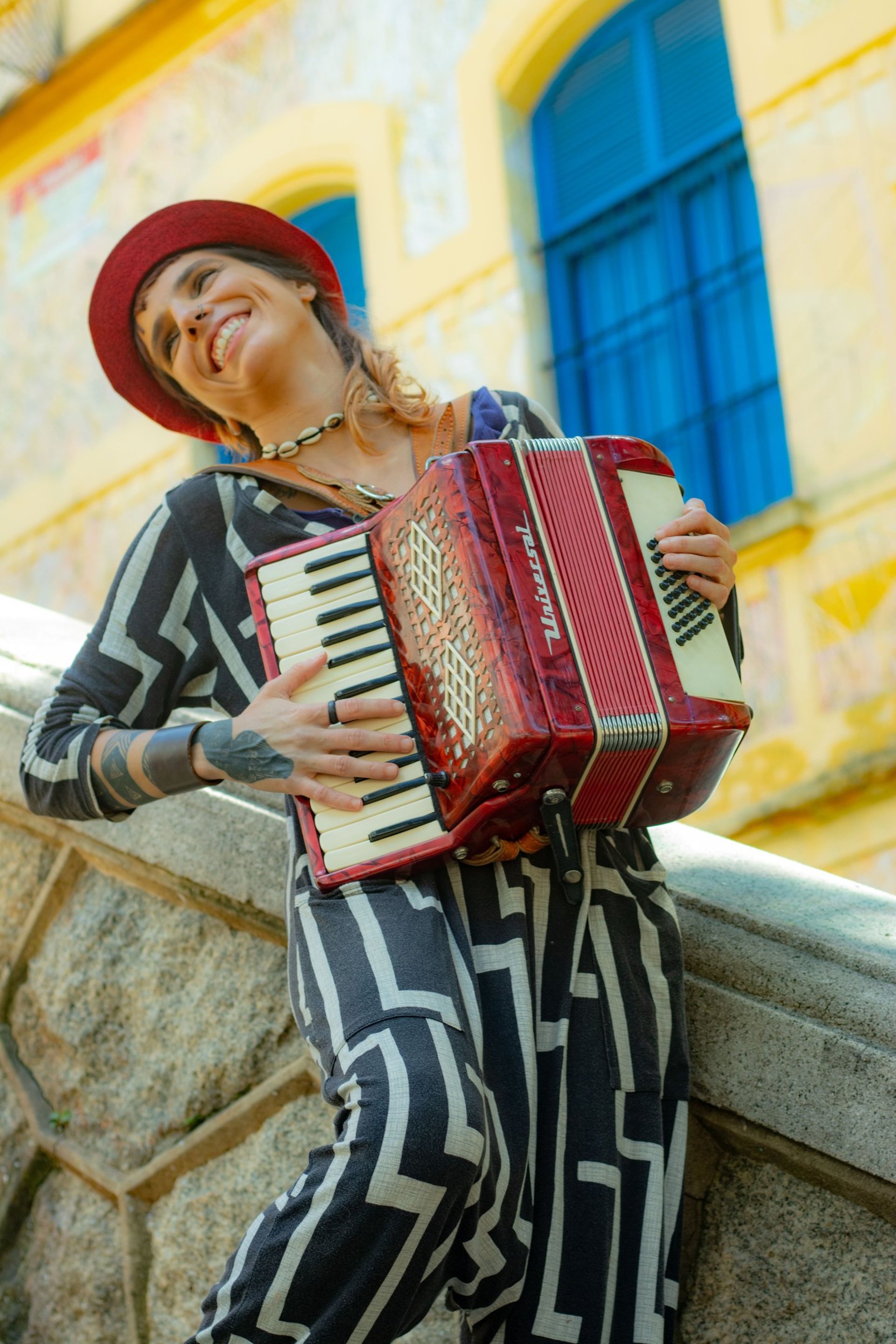 black and brown leather padded tub sofa