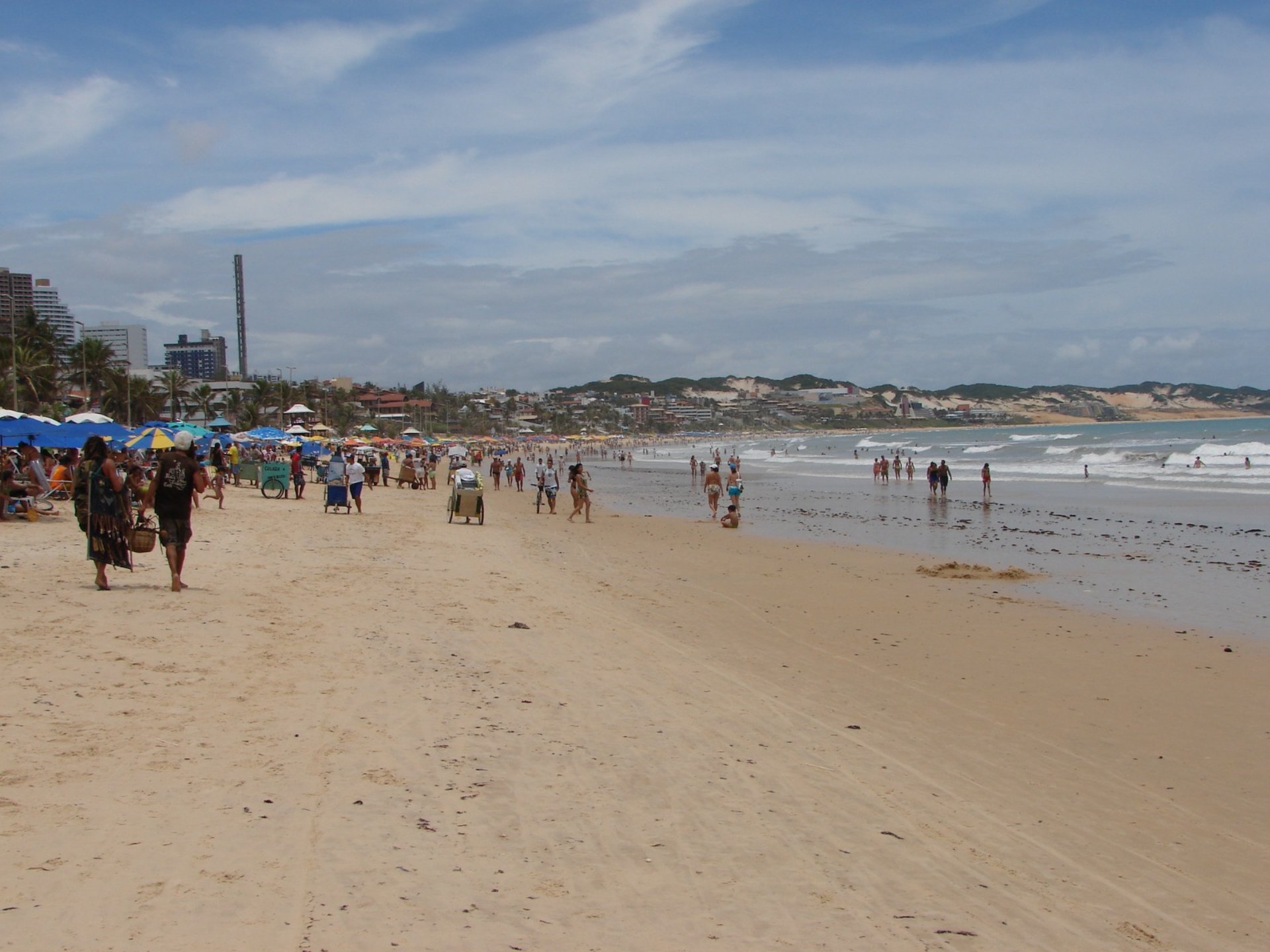 gray computer monitor