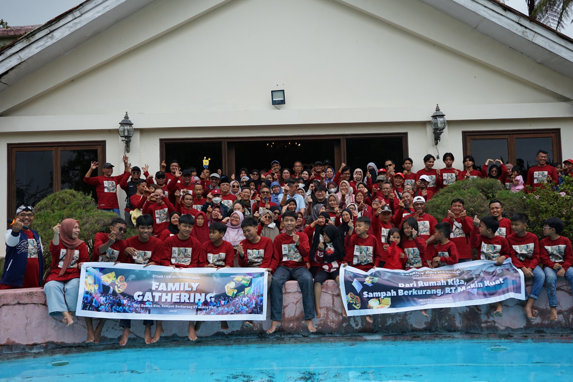 black and brown leather padded tub sofa