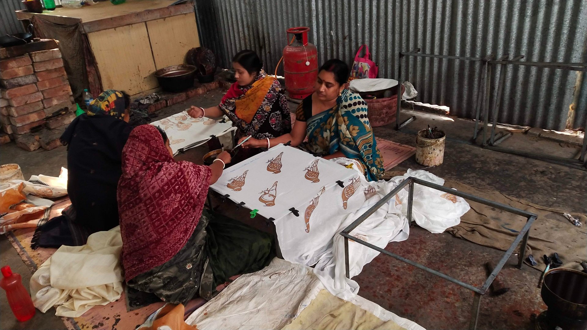 black and white bed linen