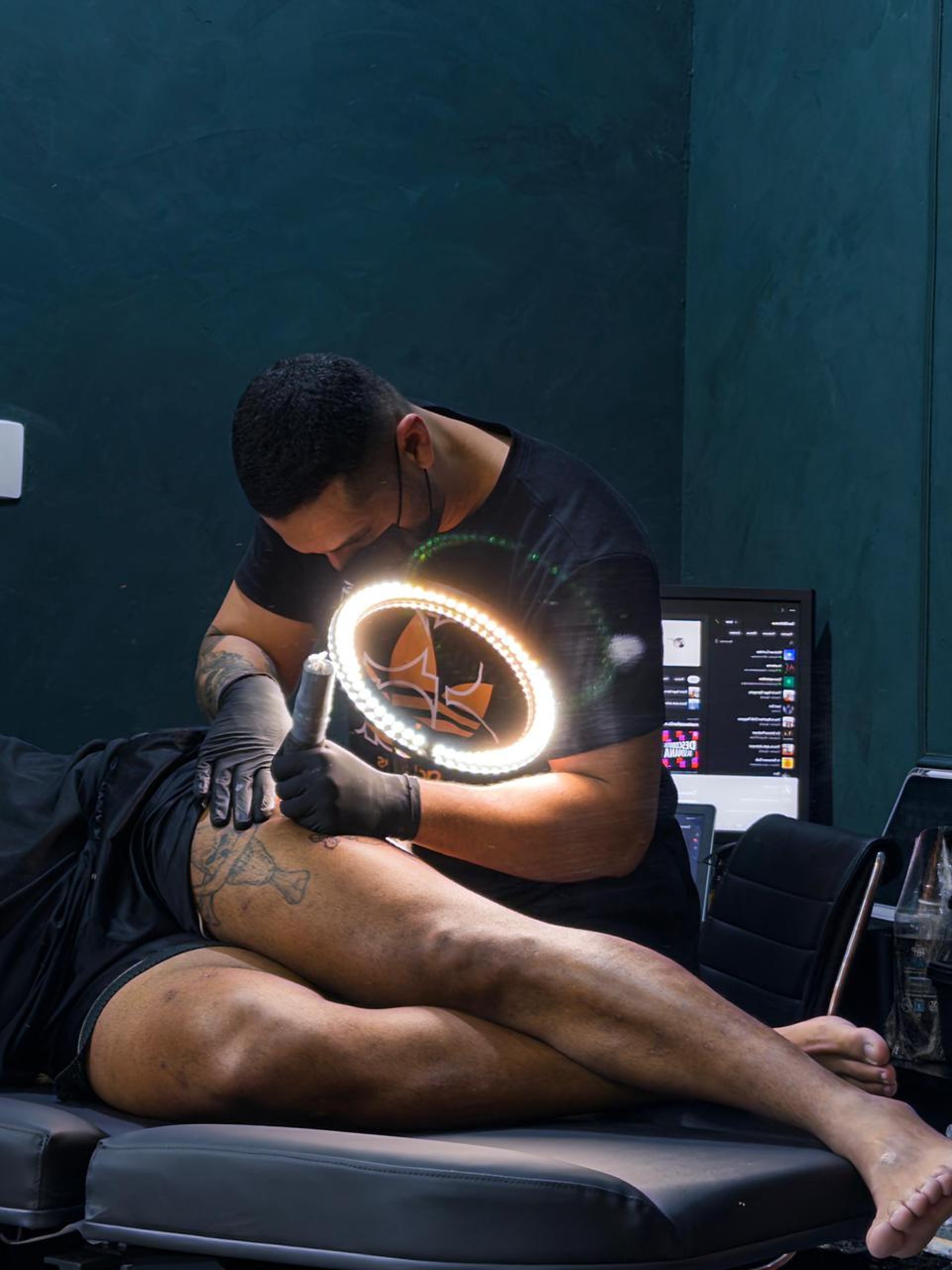 black and white bed linen