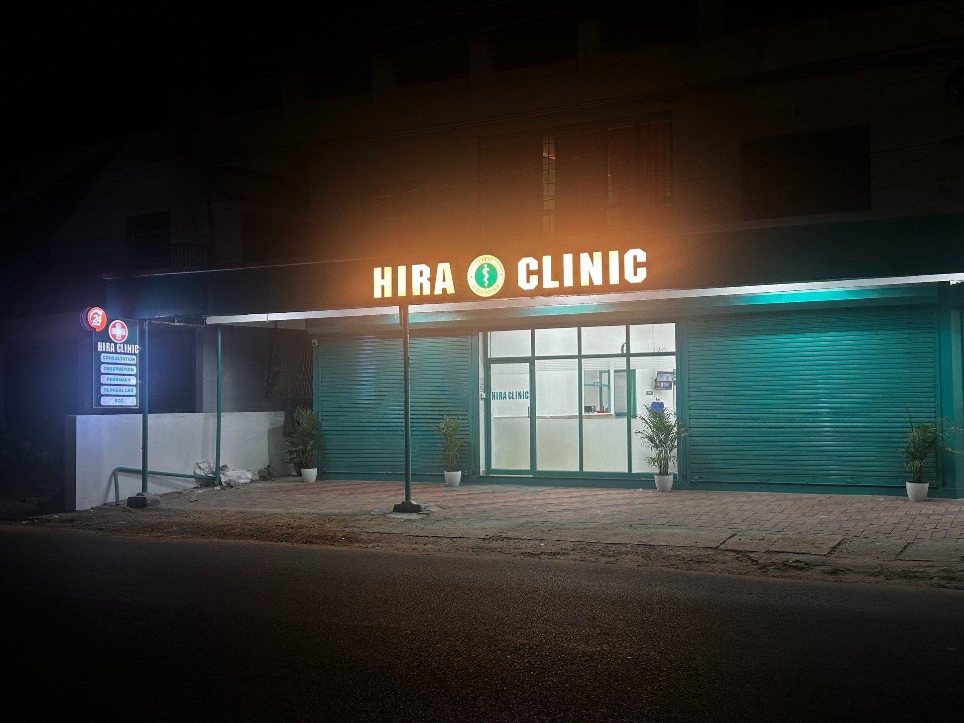 black and brown leather padded tub sofa
