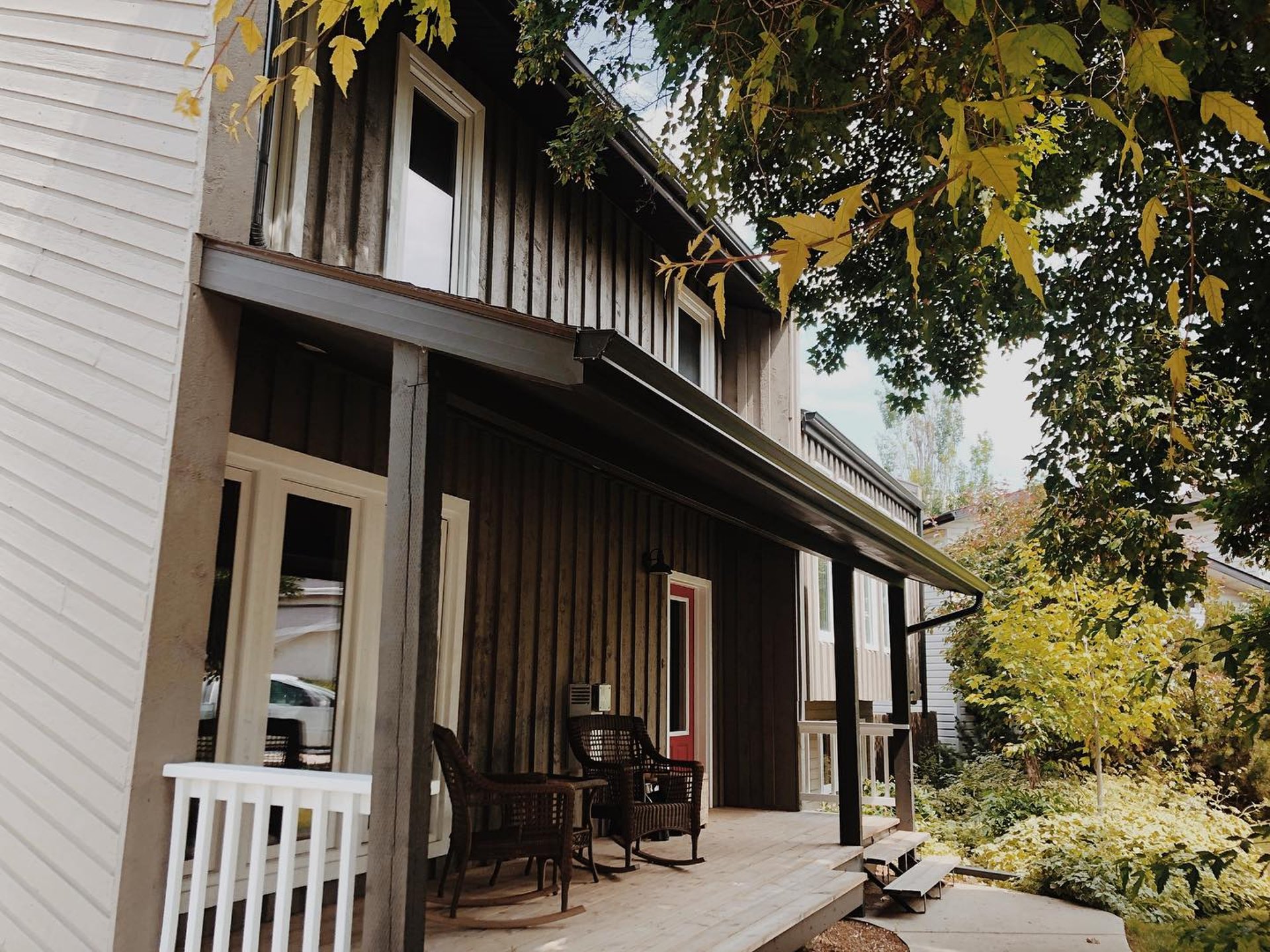 black and white bed linen