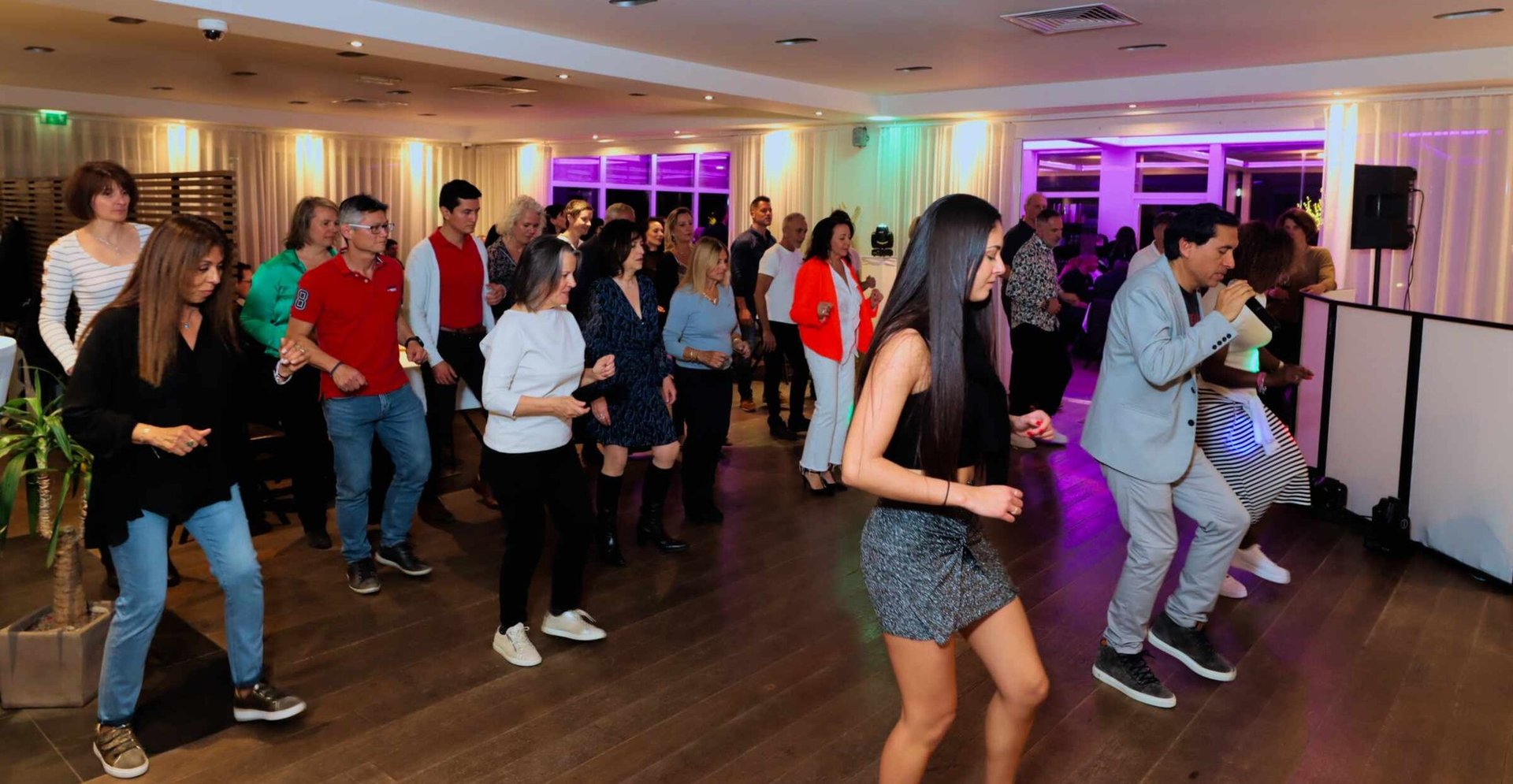 black and white bed linen