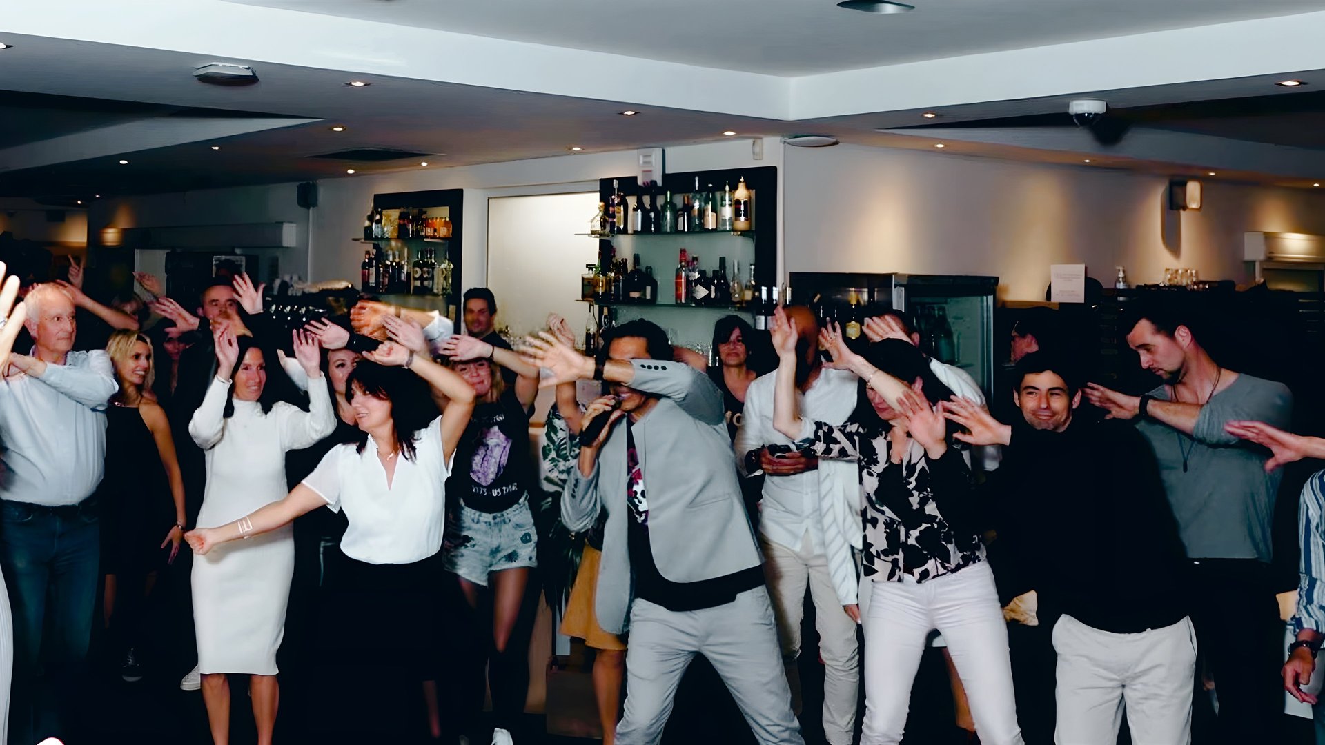 black and white bed linen