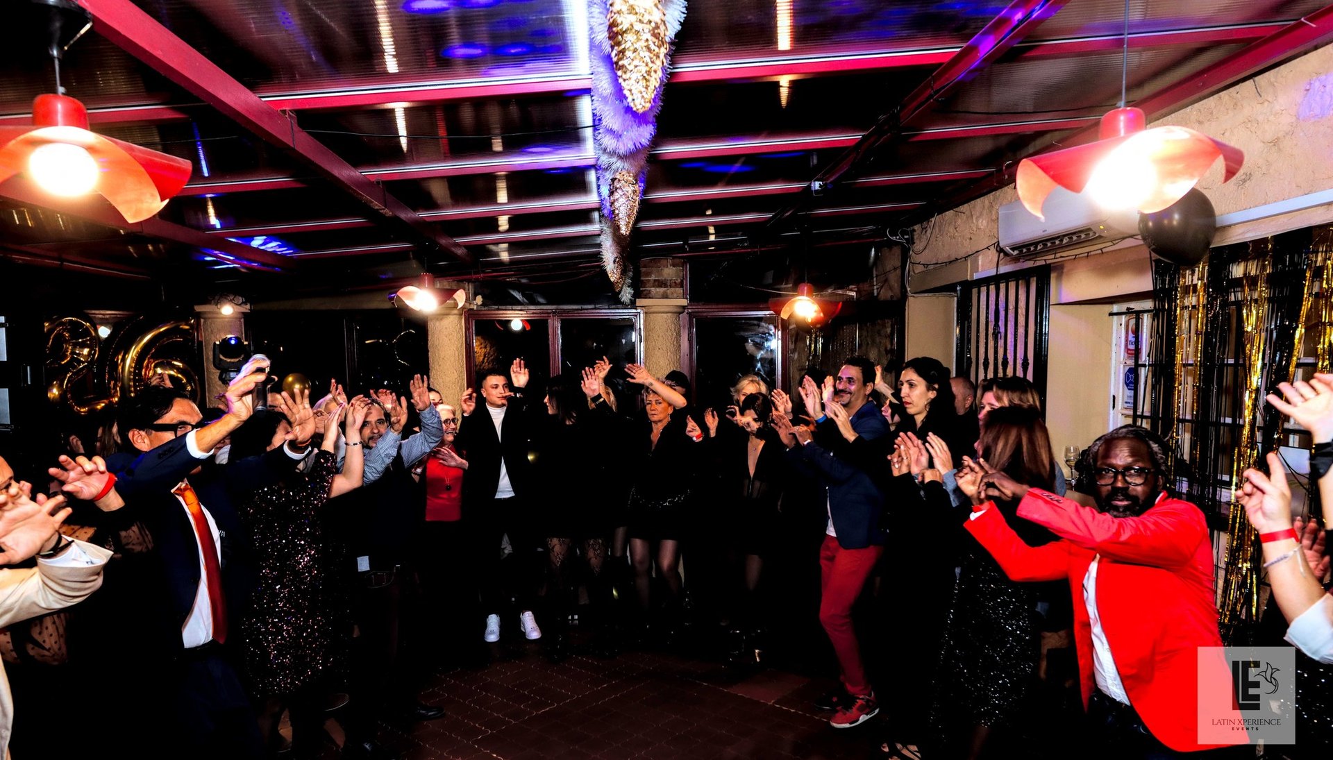 black and white bed linen