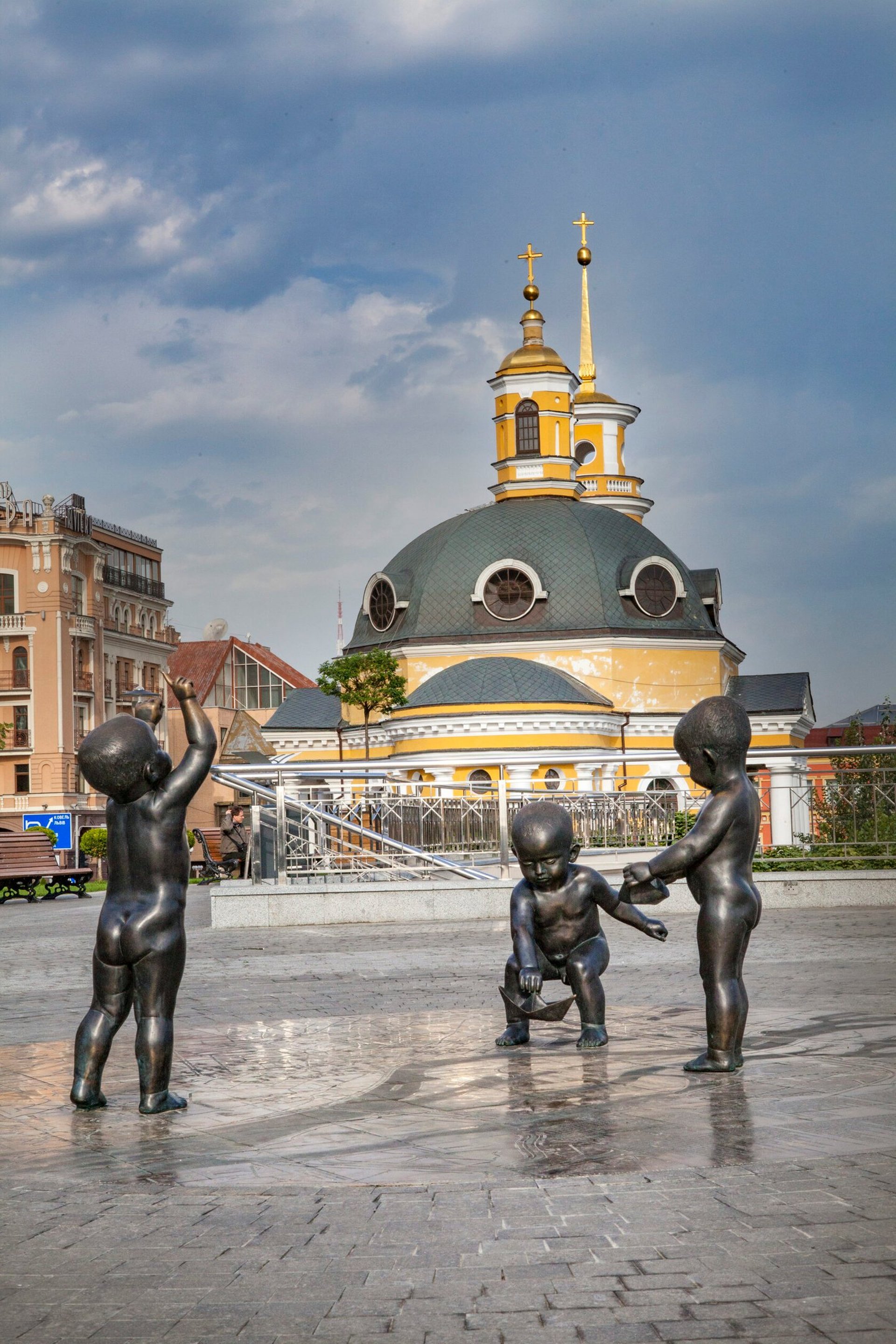 black and white bed linen