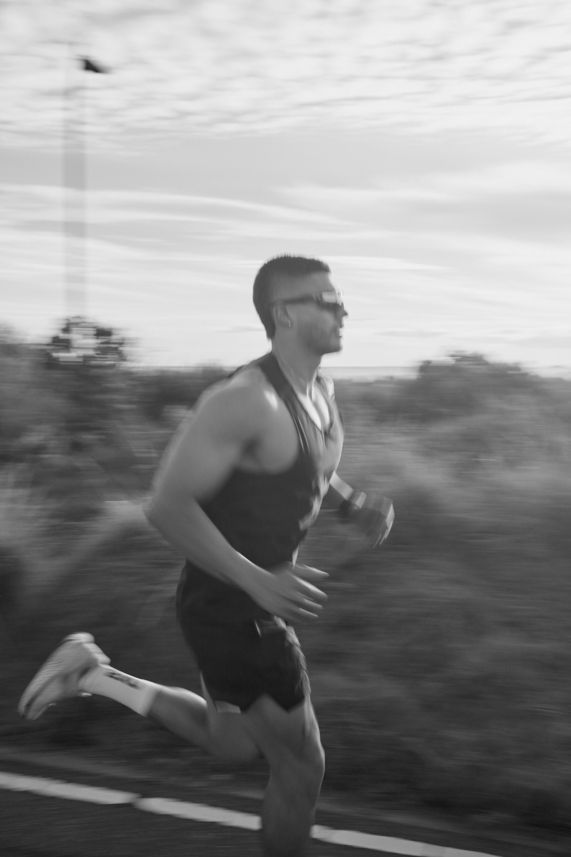 gray computer monitor