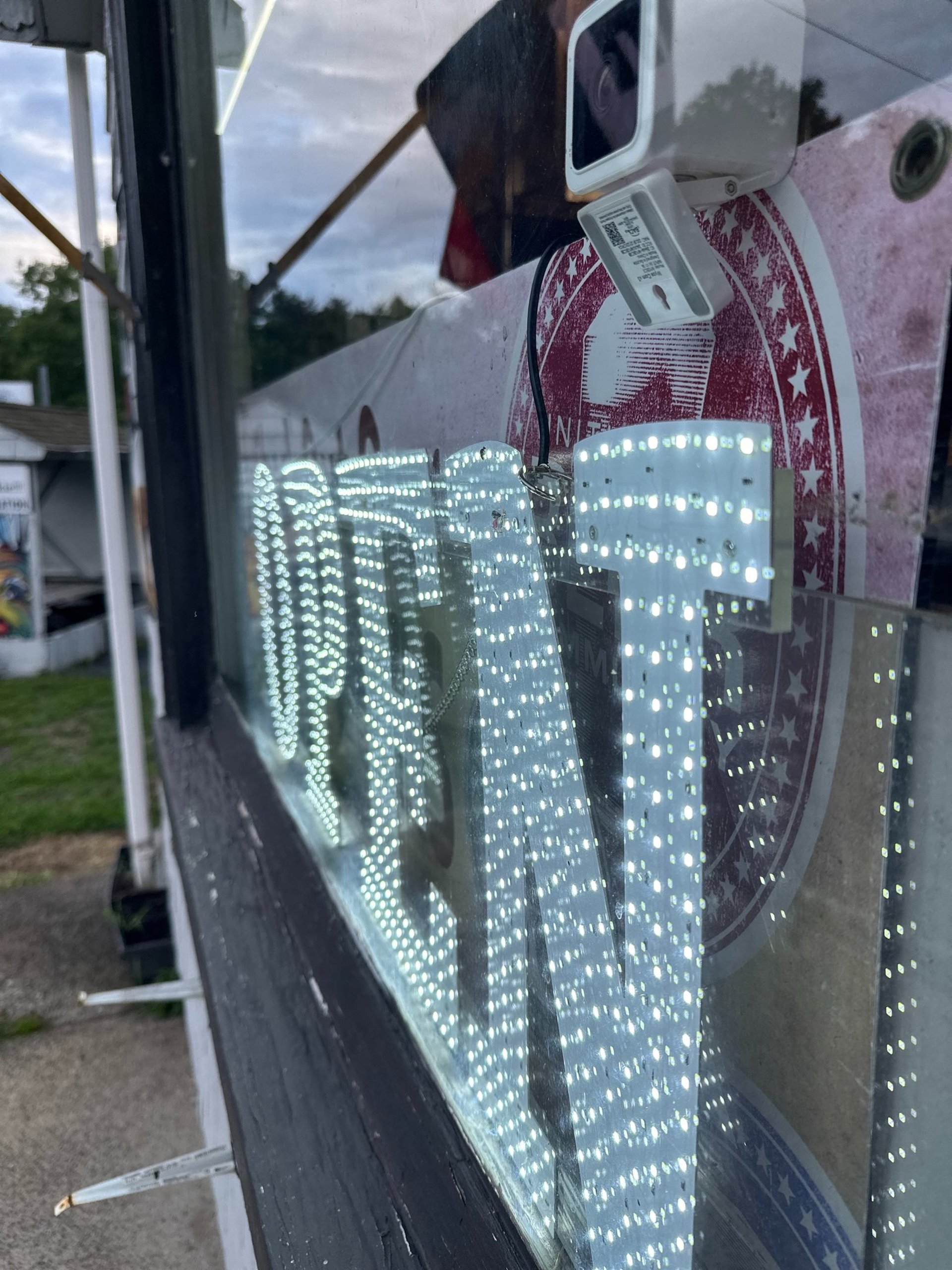 gray computer monitor