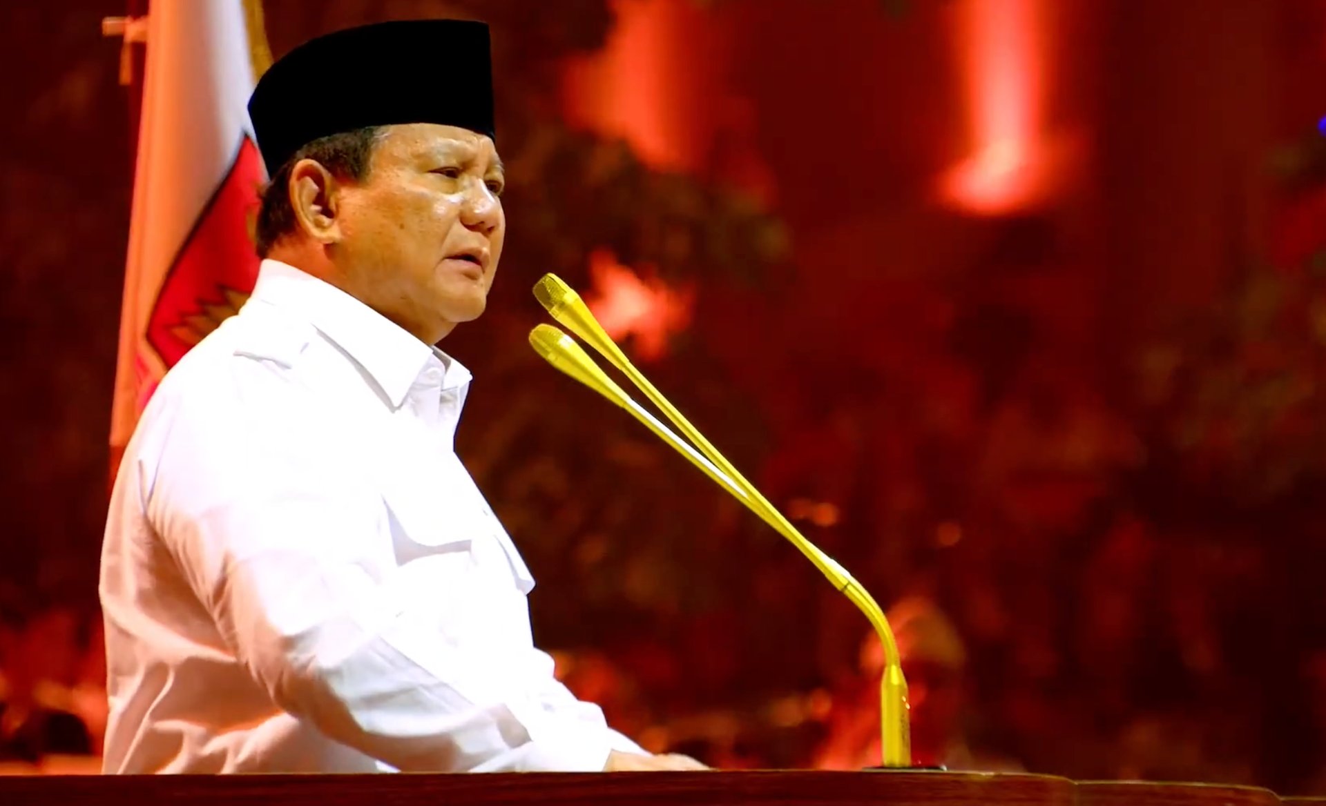 gray computer monitor