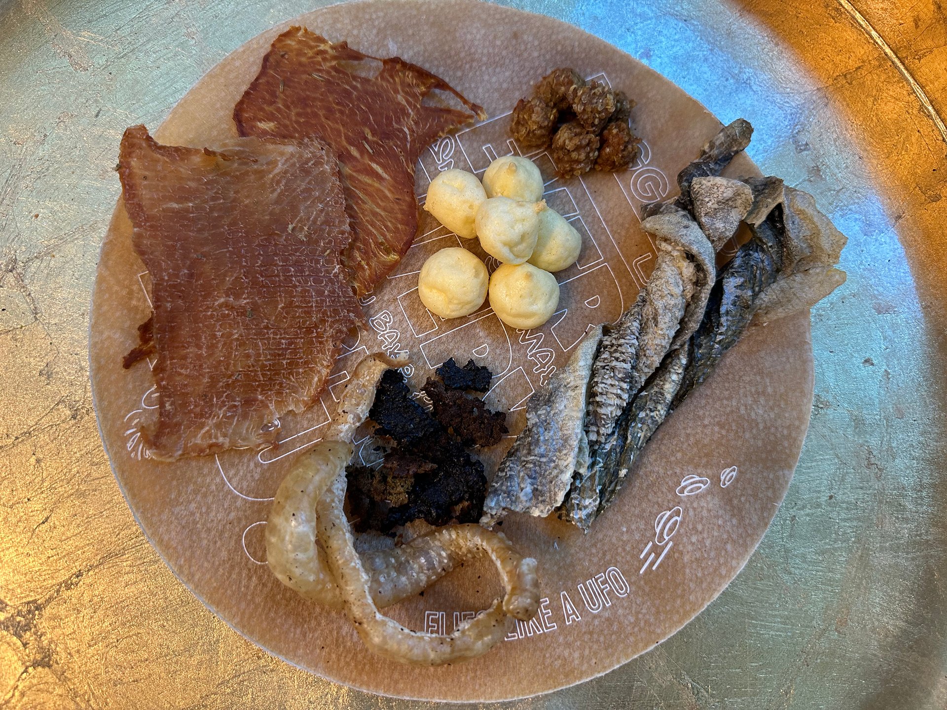 gray computer monitor