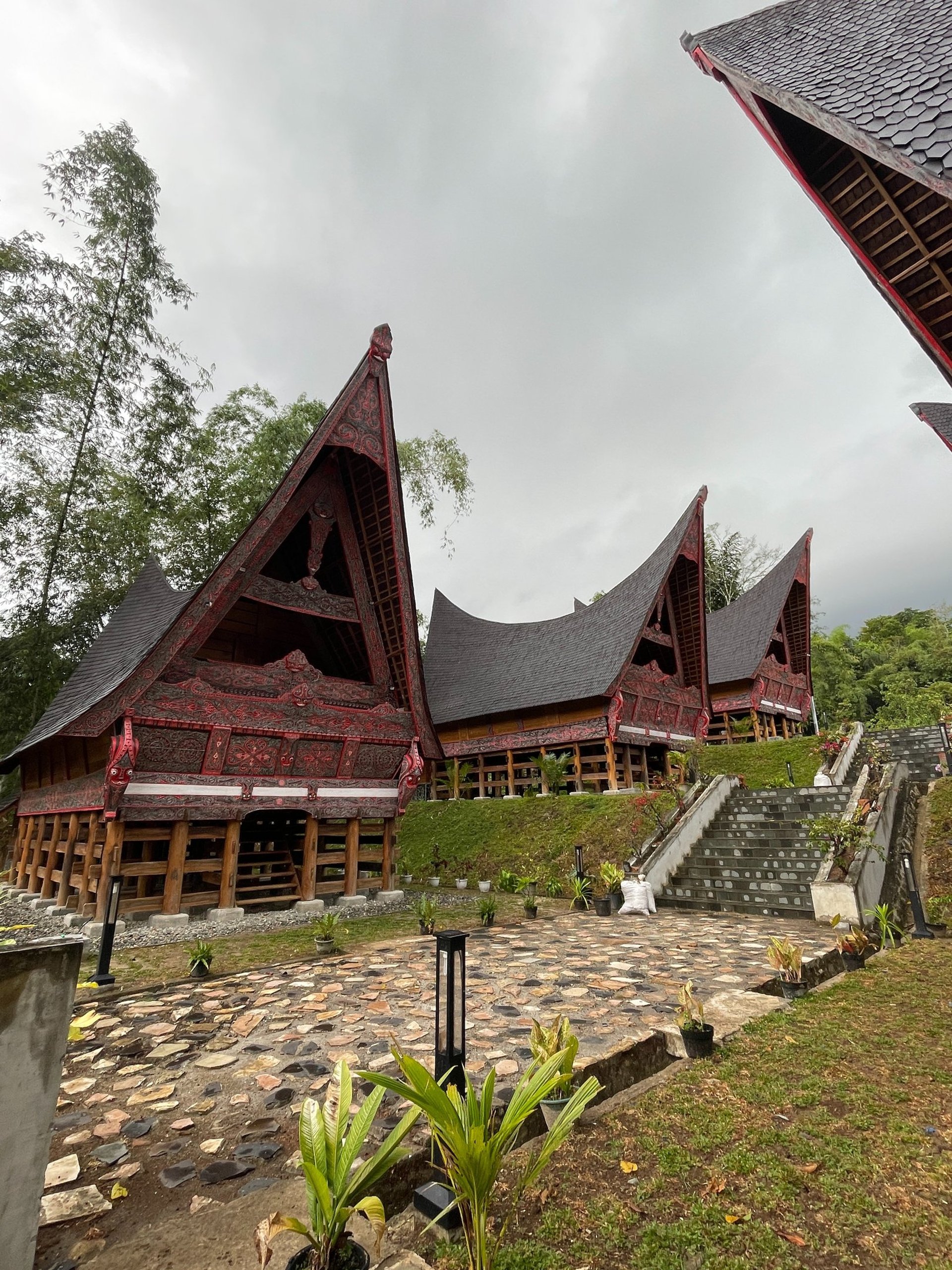 black and white bed linen