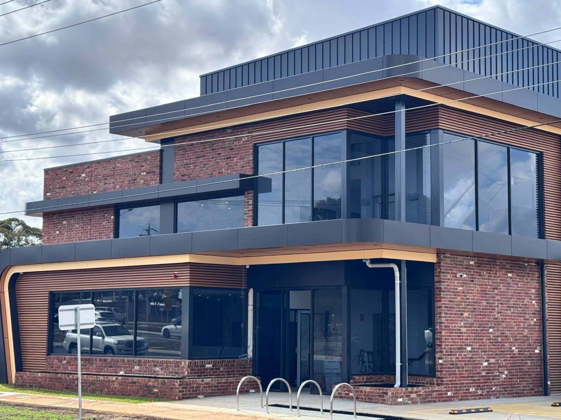 black and white bed linen