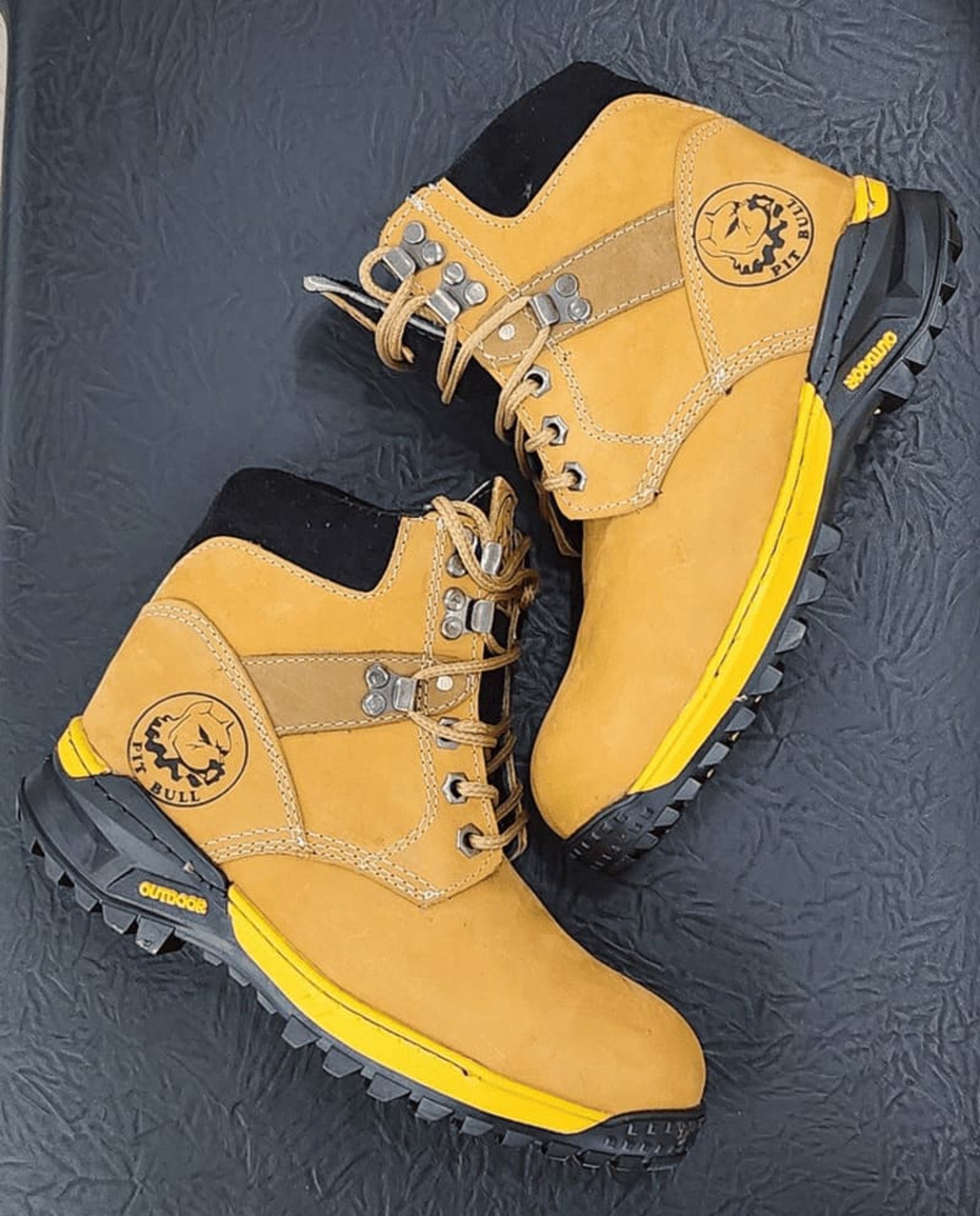 Bota de acero con cubo magus shoe store