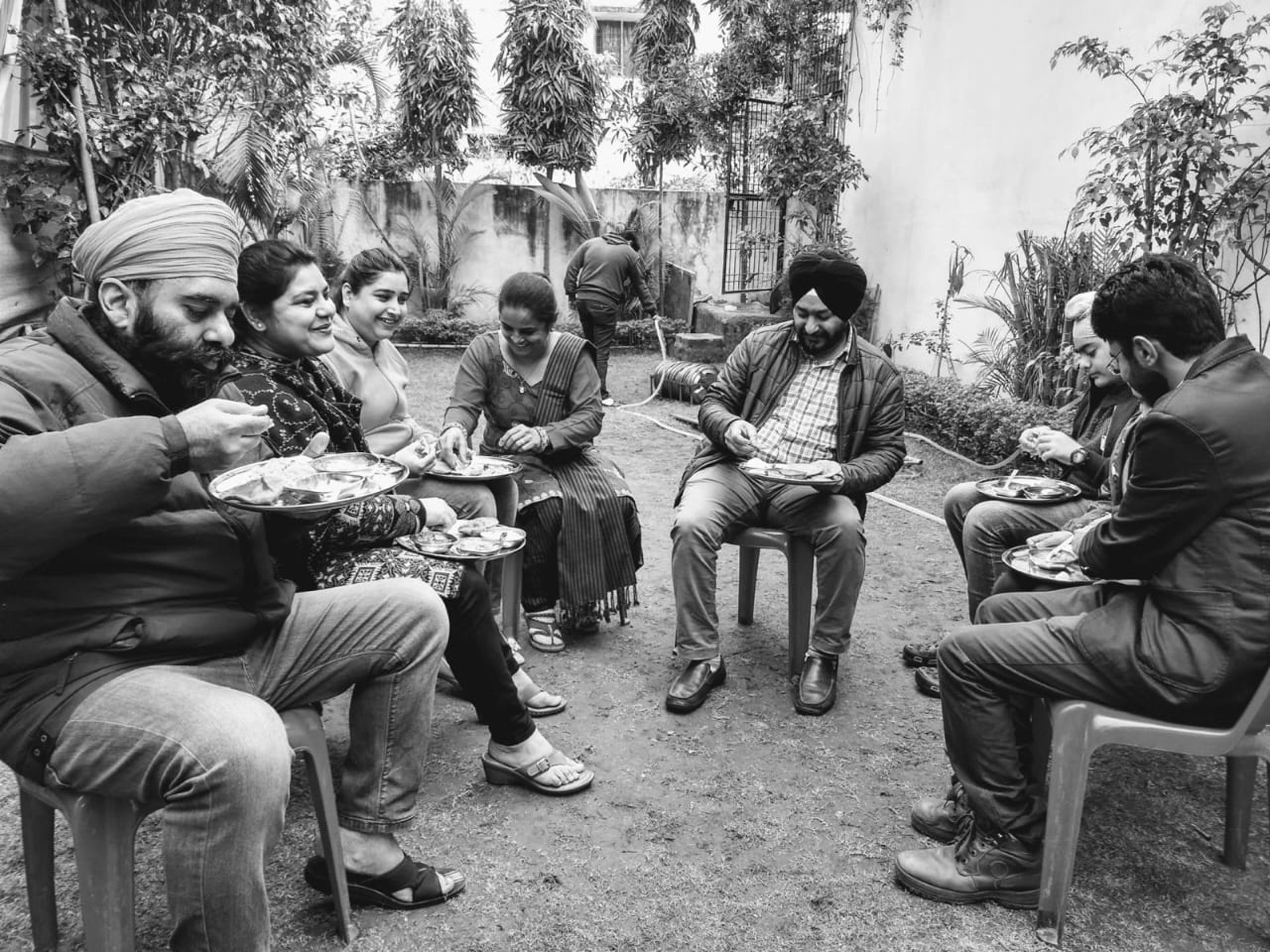 black and white bed linen