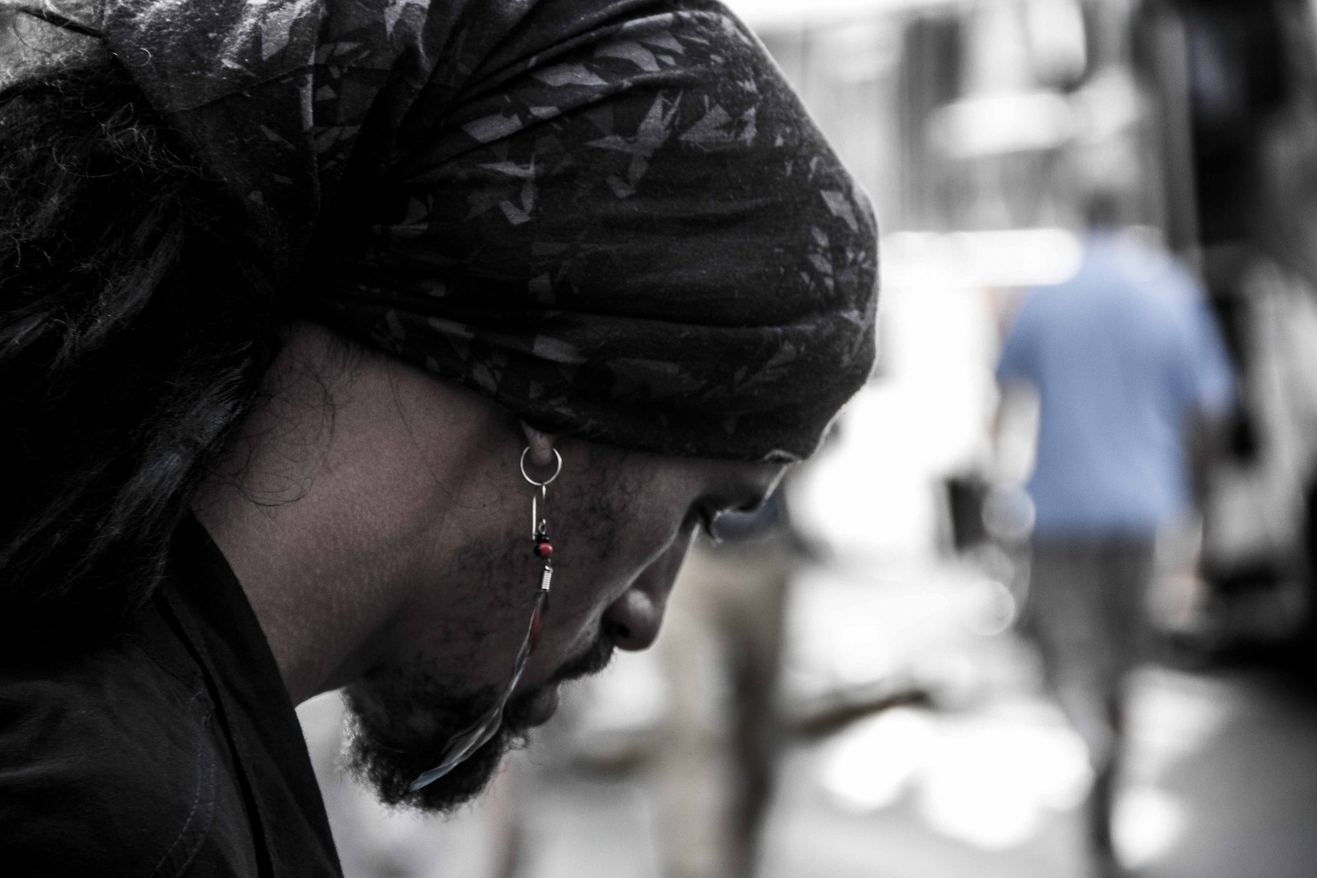 gray computer monitor