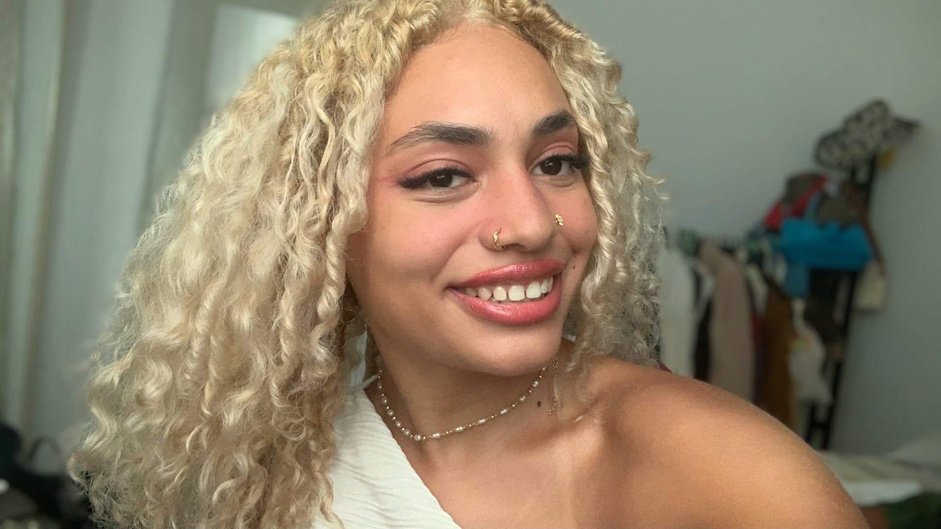 black and white bed linen