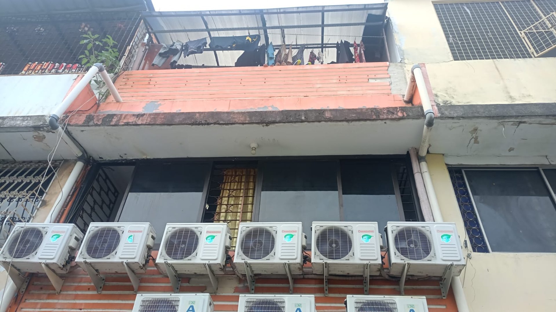 black and white bed linen