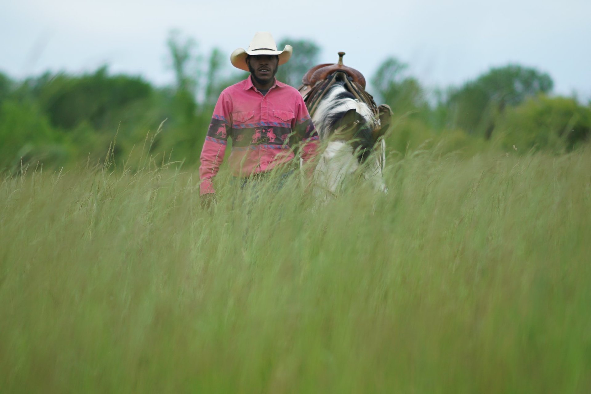 black and white bed linen