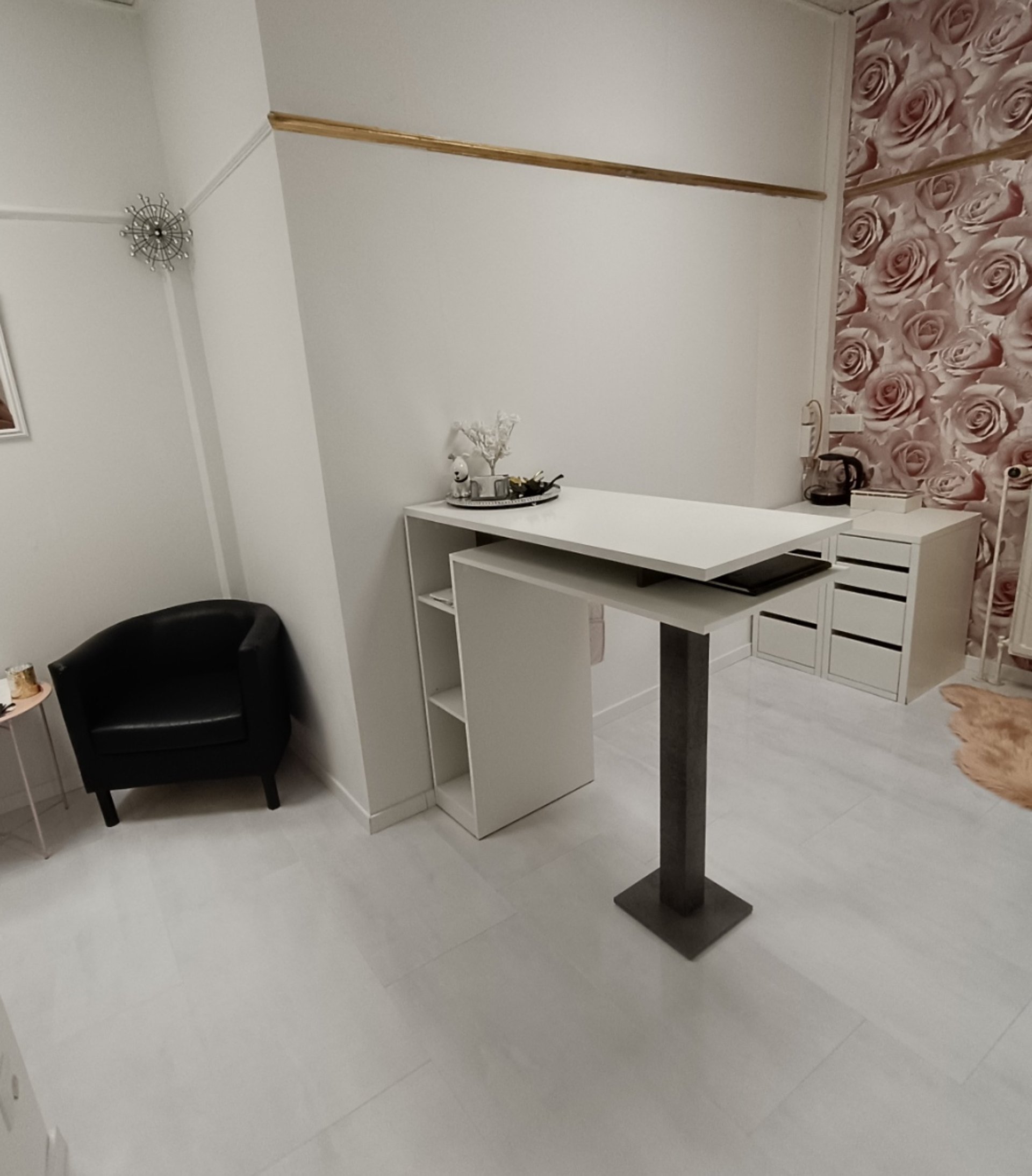 black and brown leather padded tub sofa