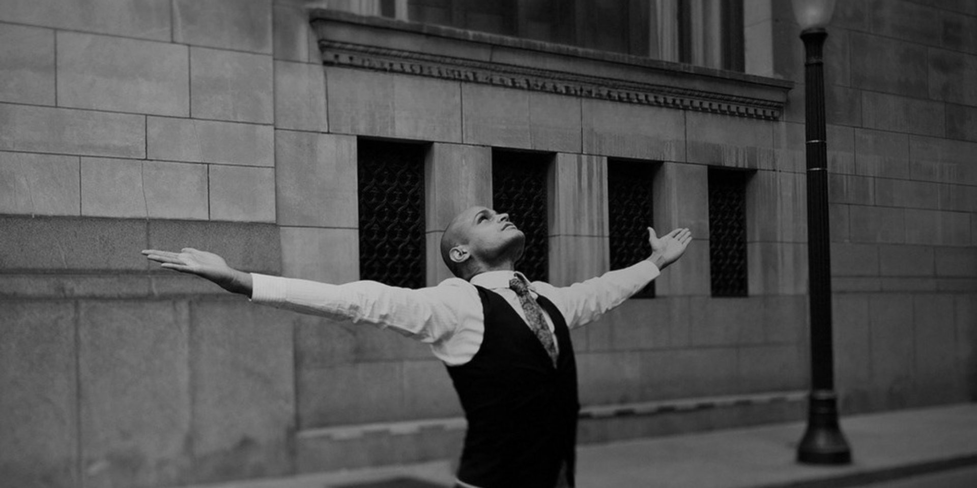 black and white bed linen