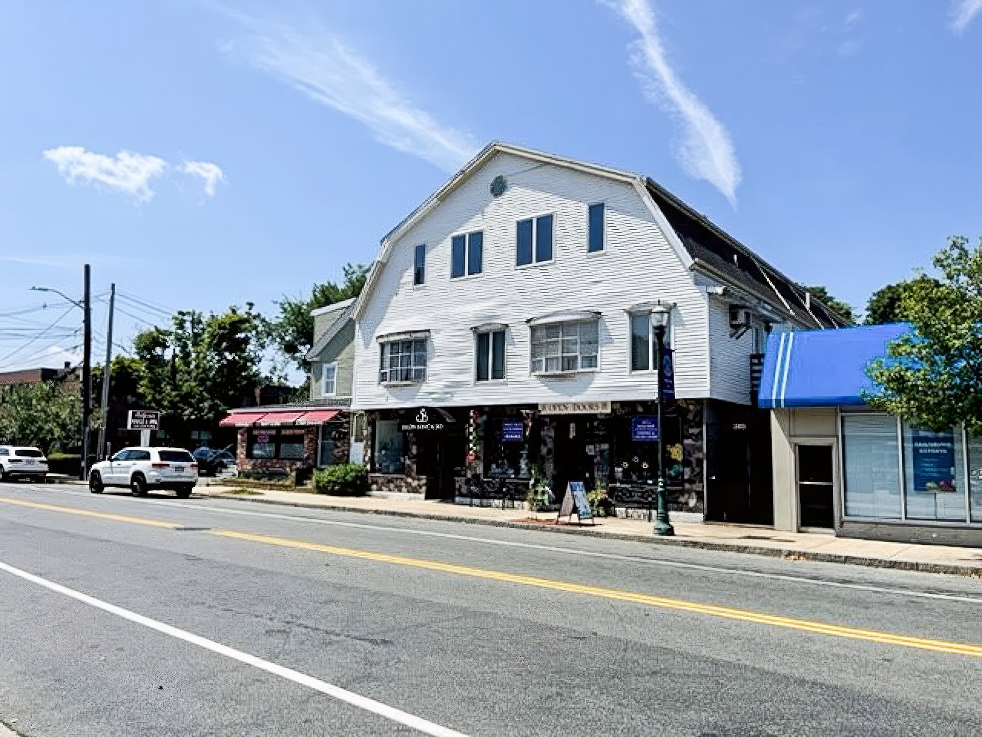 black and white bed linen