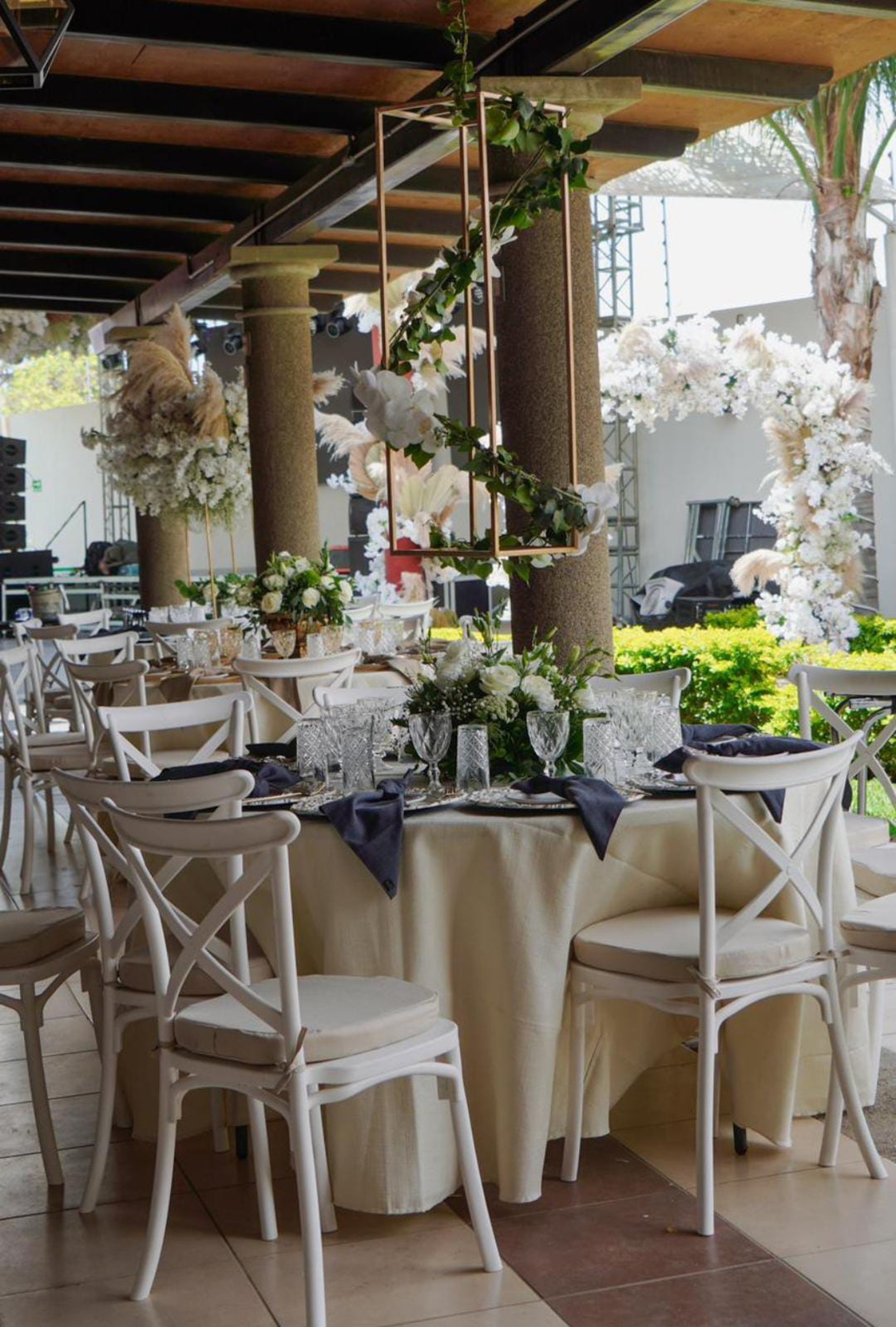 black and white bed linen